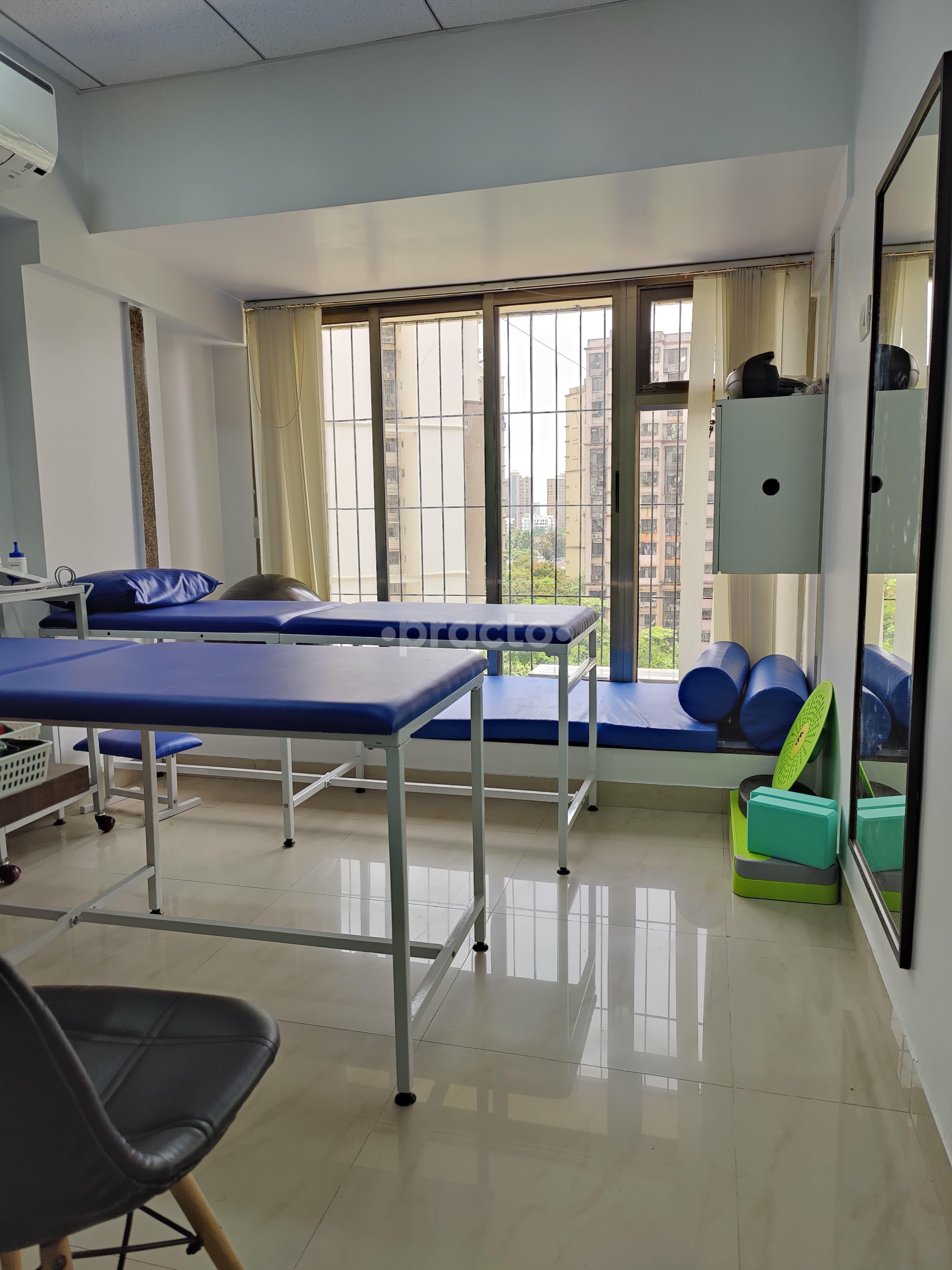 Therapy/Massage Room at R3 Physiocare Andheri West Mumbai