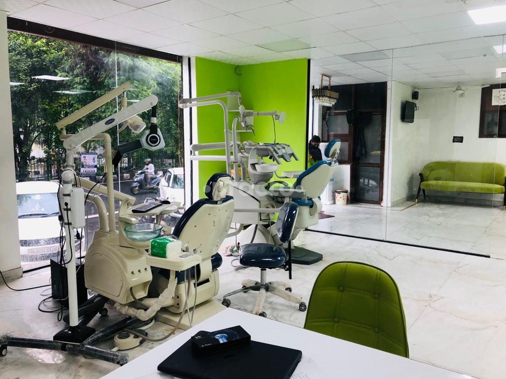 Consultation Room at ROHINI DENTAL CLINIC & ORTHODONTIC CENTER Rohini Sector 16 Delhi