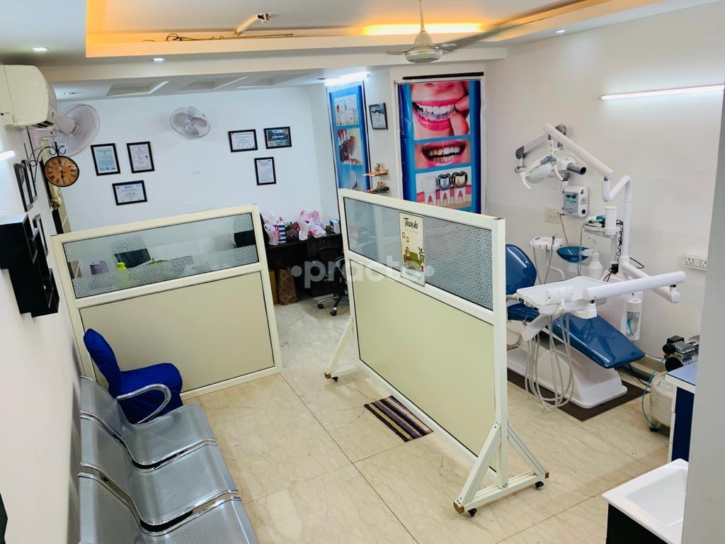 Waiting Area at Dr.Sharma's Dental Hub Malviya Nagar Delhi
