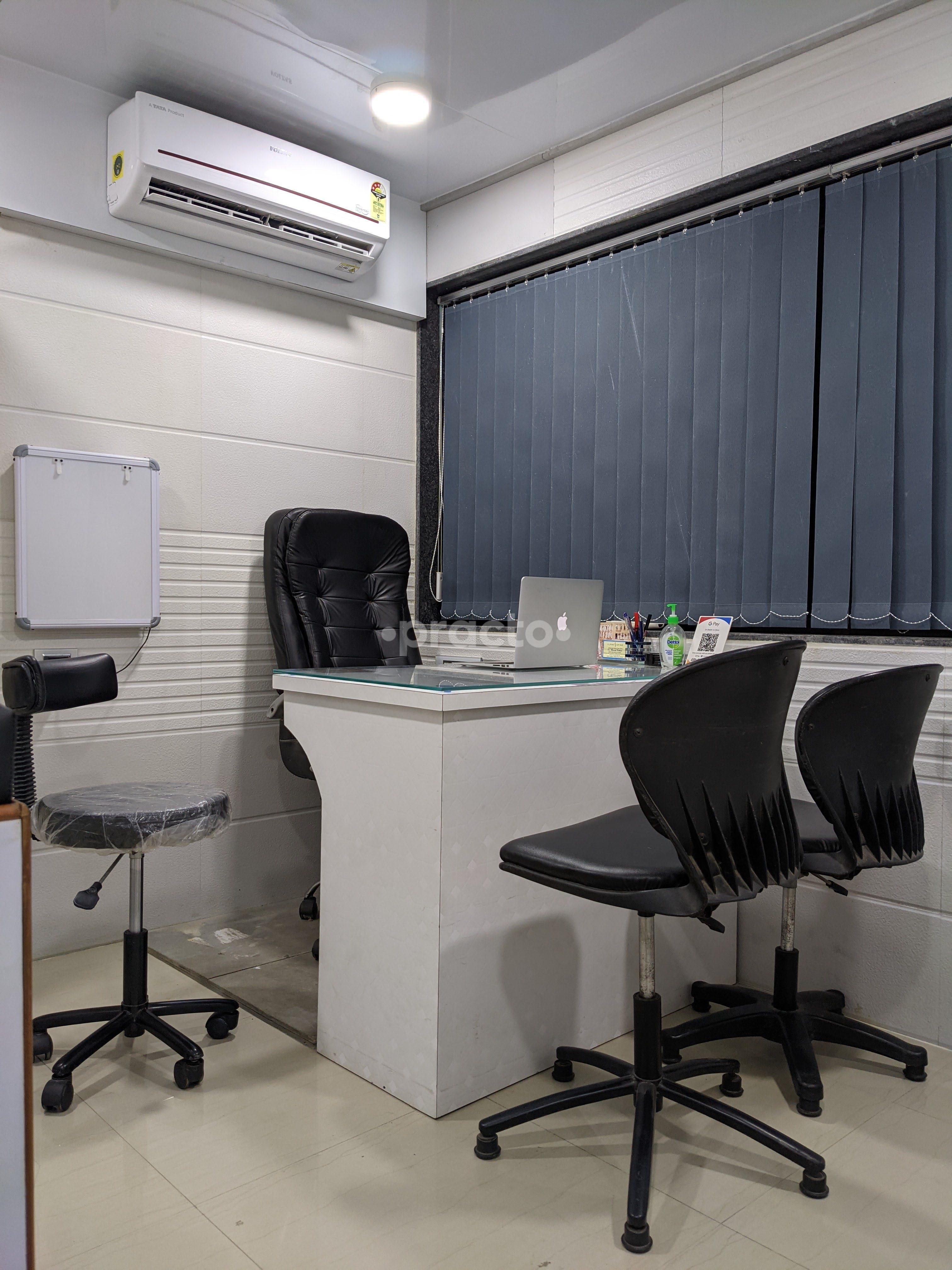 Consultation Room at Dr Sheth's Clinic & Homecare Solutions Malad West Mumbai