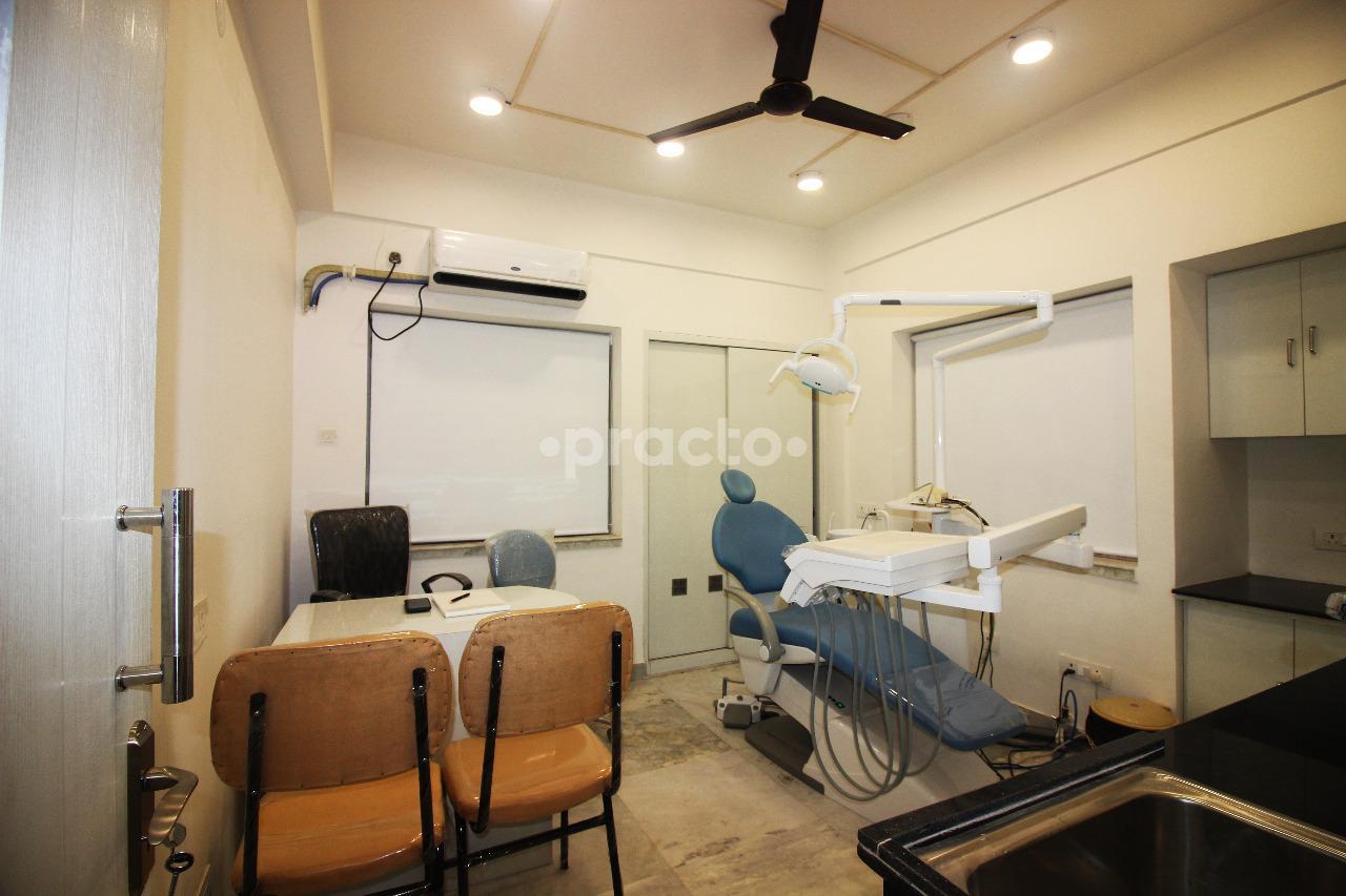 Consultation Room at Braces N Faces Mukundapur Kolkata