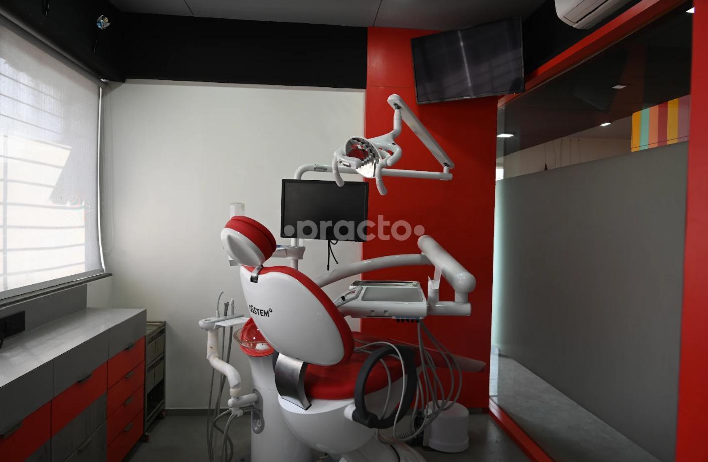 Operation Room at Dentalist - The Smile Experts Kharadi Pune