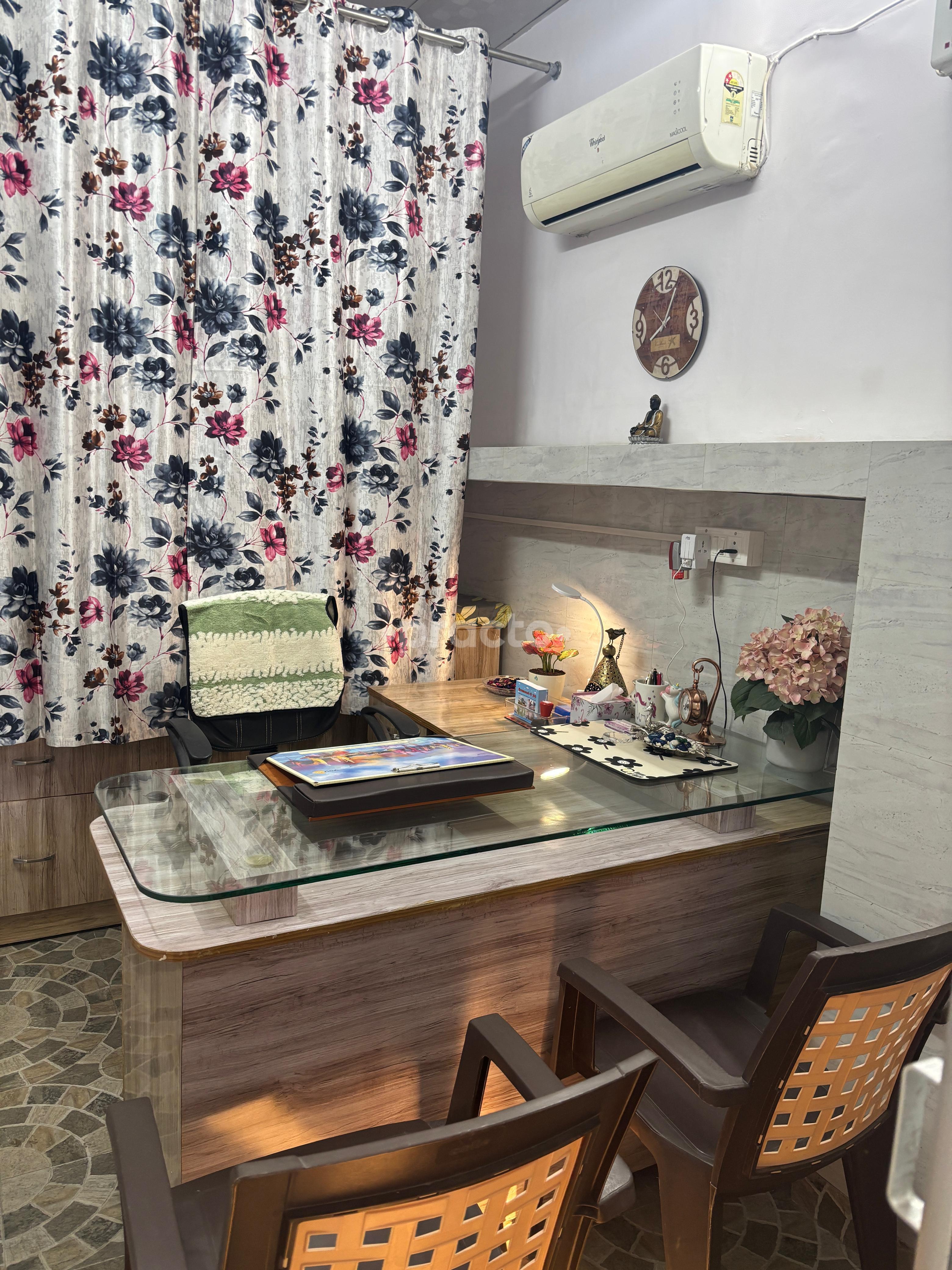 Consultation Room at Dr. PREETI YADAV CLINIC Ashiyana Lucknow