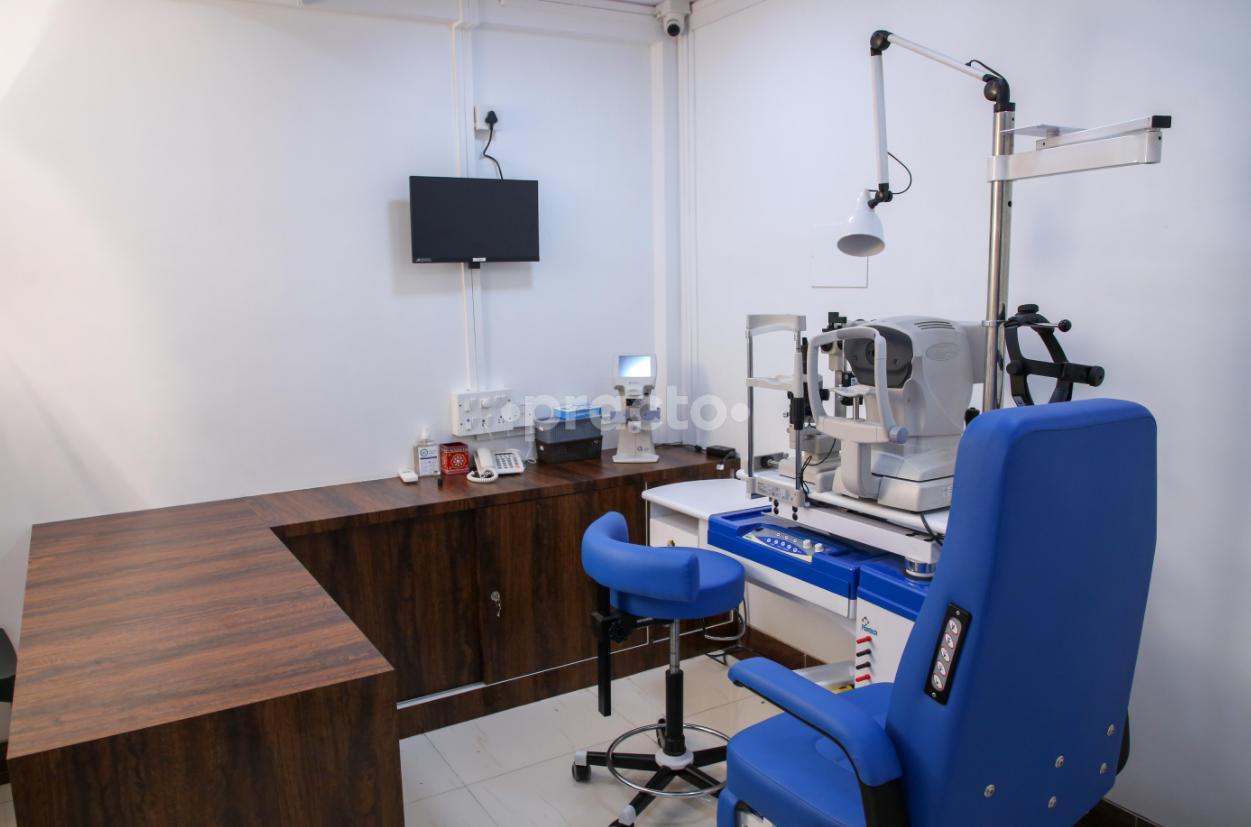 Outside Area at Dr.Madhura's Eye Care Goregaon West Mumbai