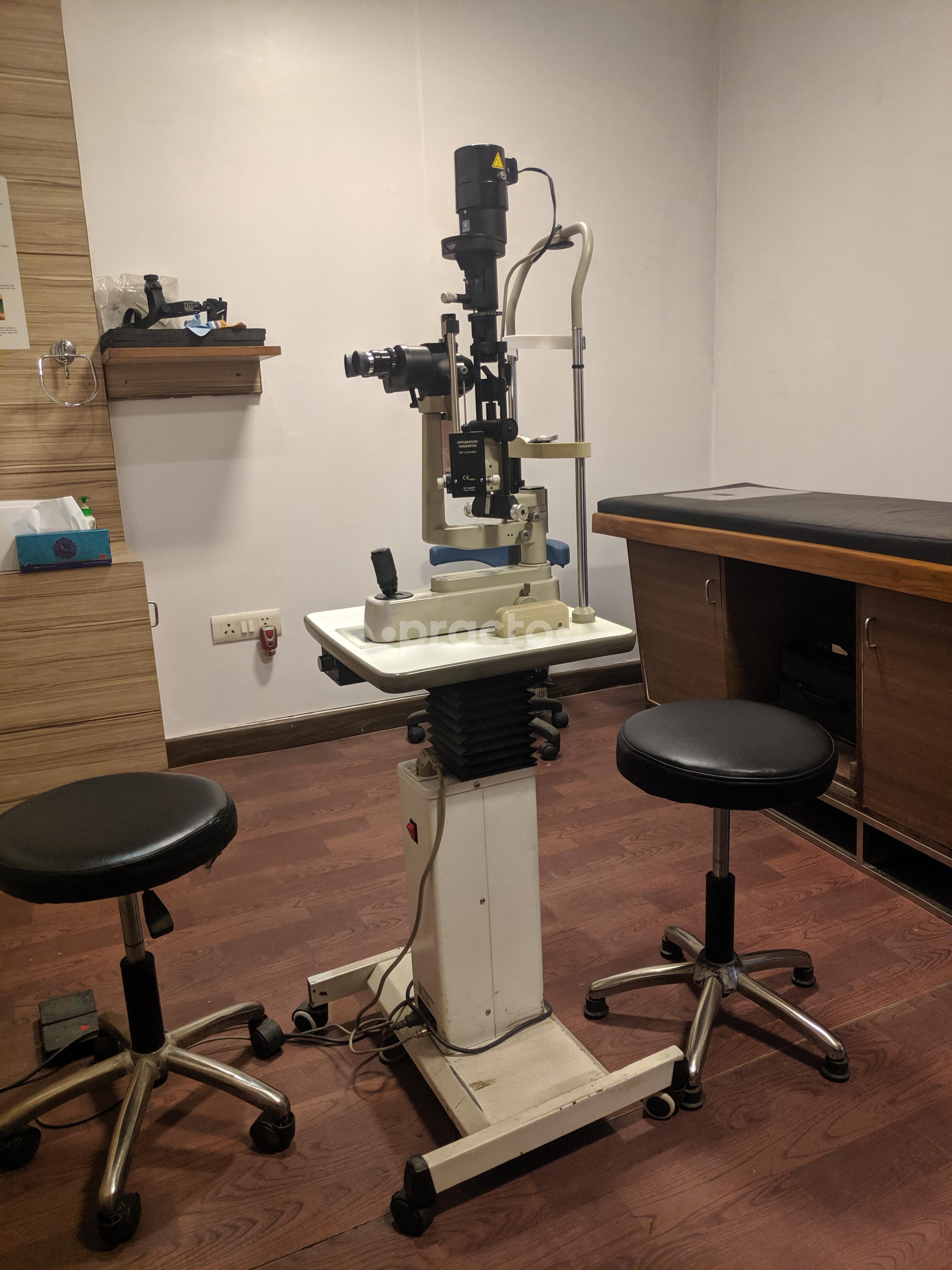 Consultation Room at Narang Eye Institute Pitampura Delhi