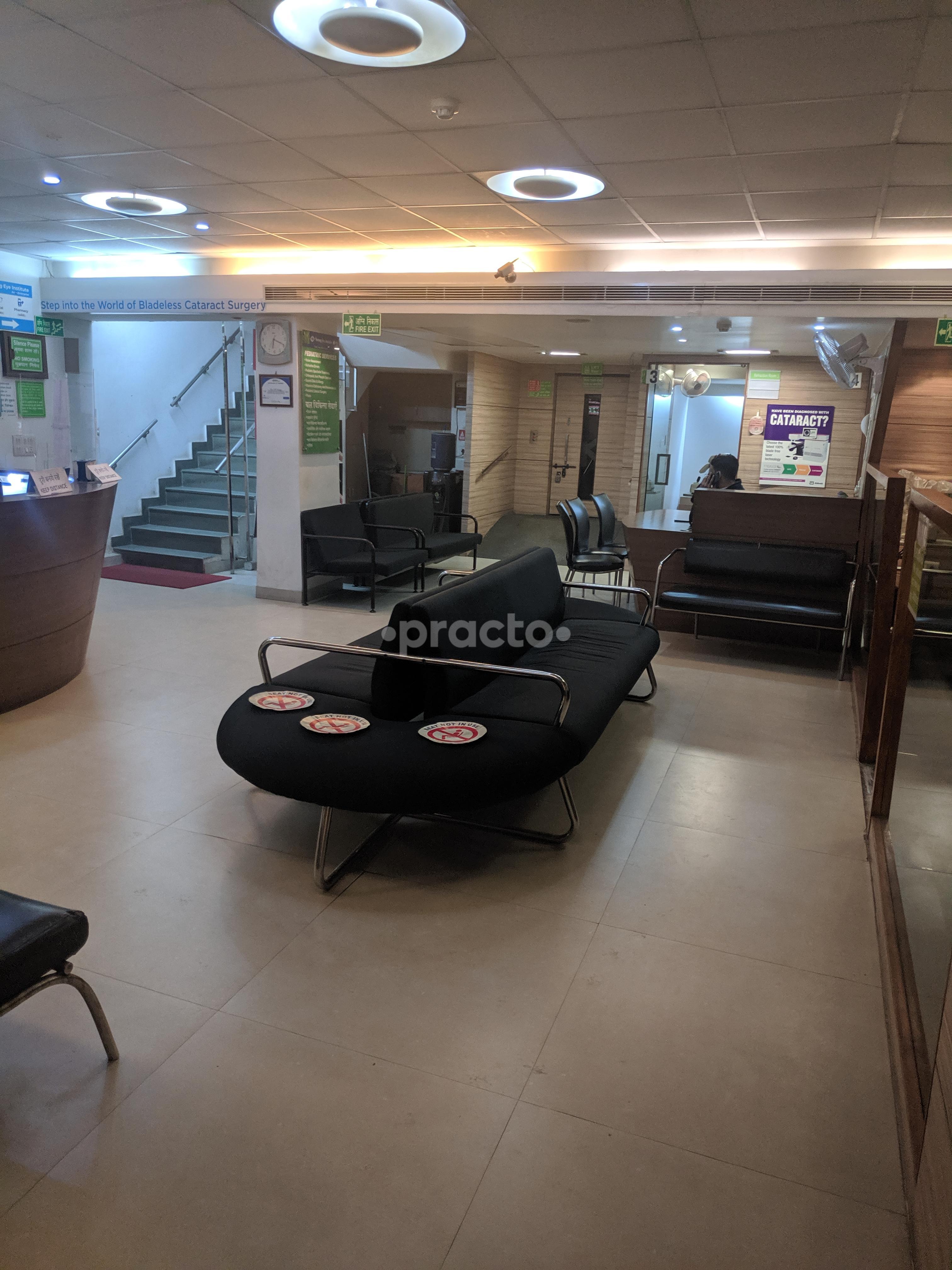 Waiting Area at Narang Eye Institute Pitampura Delhi