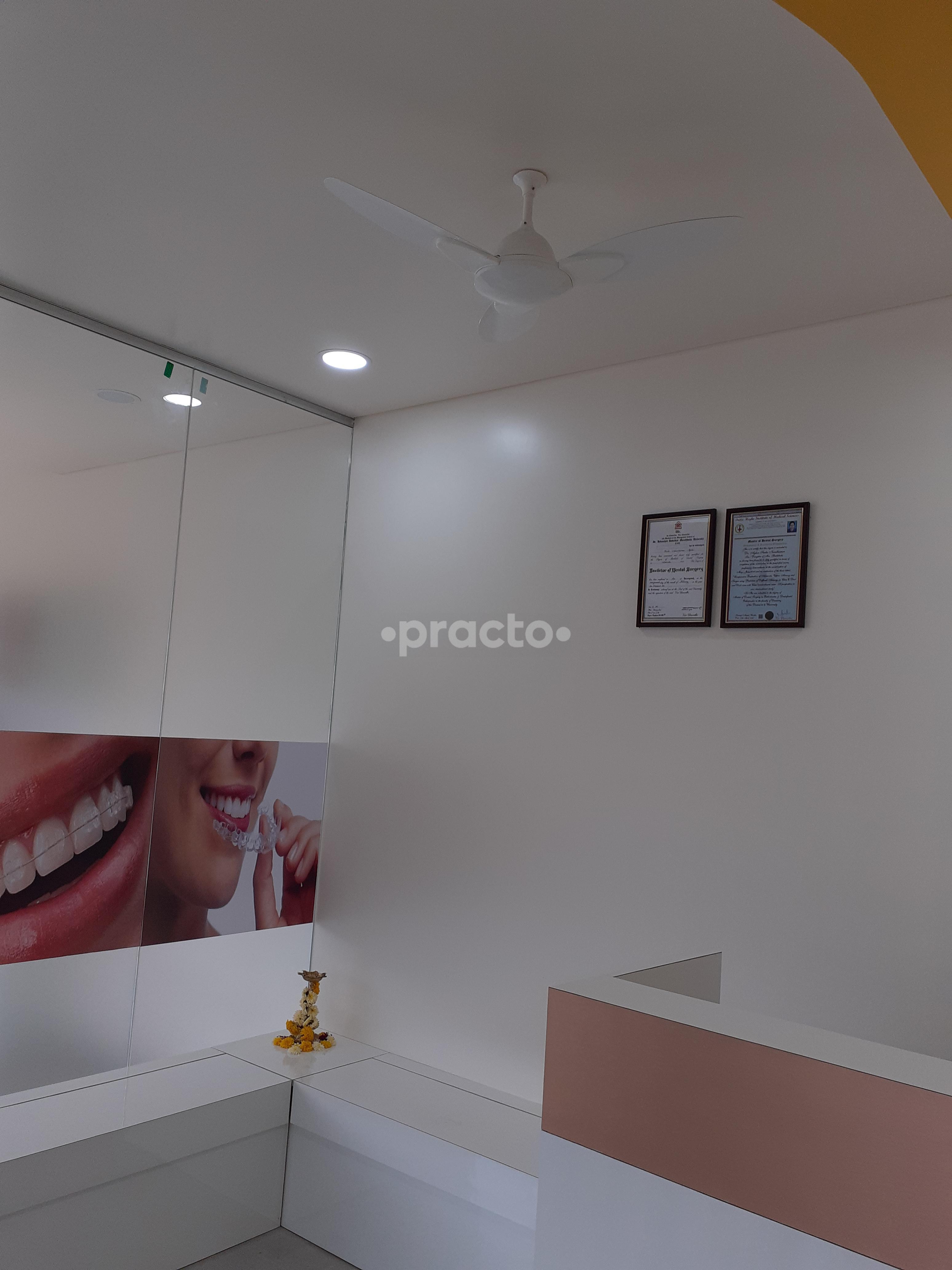 Waiting Area at Dr. Smita's Dental And Orthodontic Centre Keshav Nagar Pune