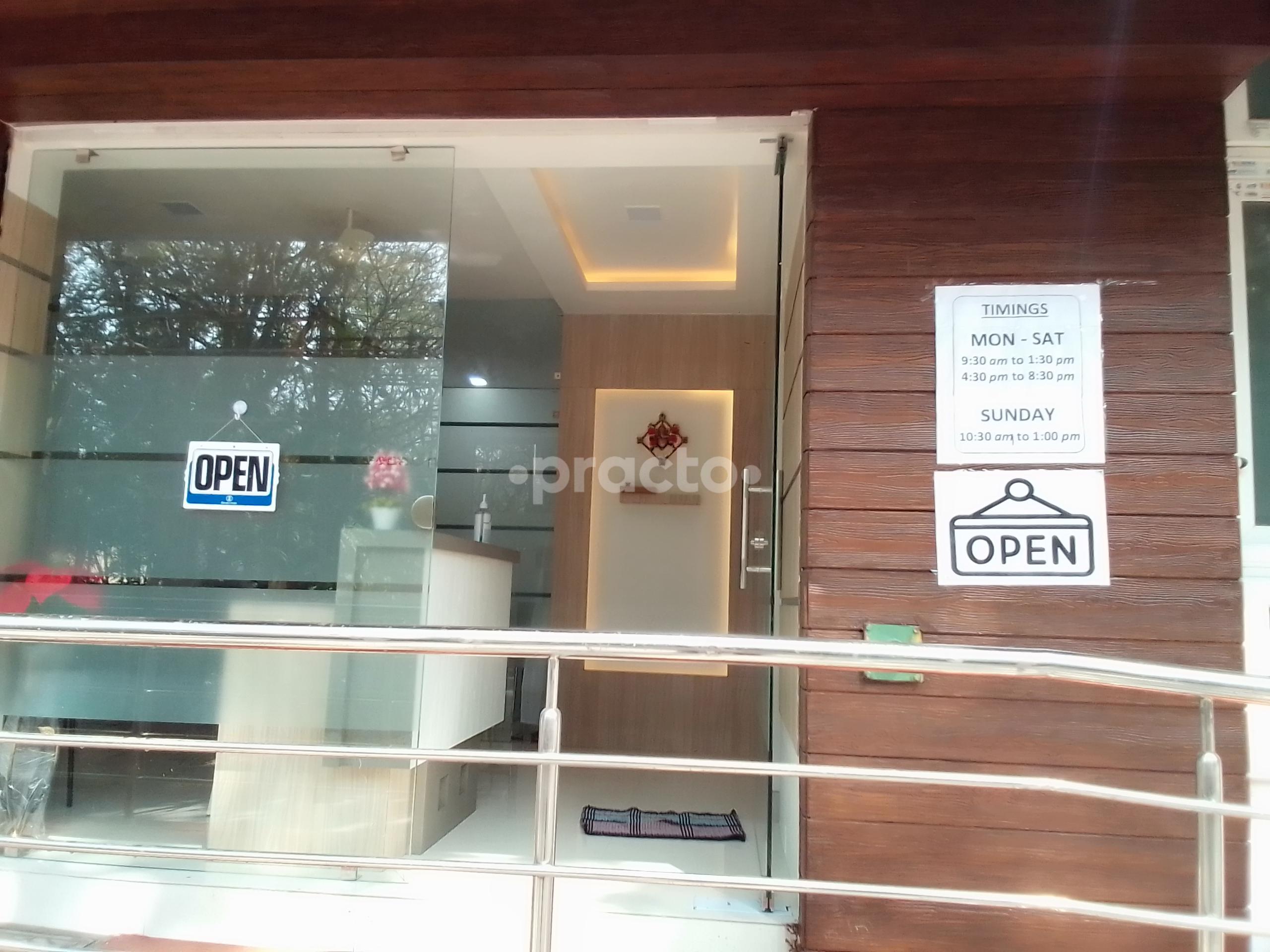 Reception Area at Raghavi Speciality Clinic Banashankari 2nd Stage Bangalore