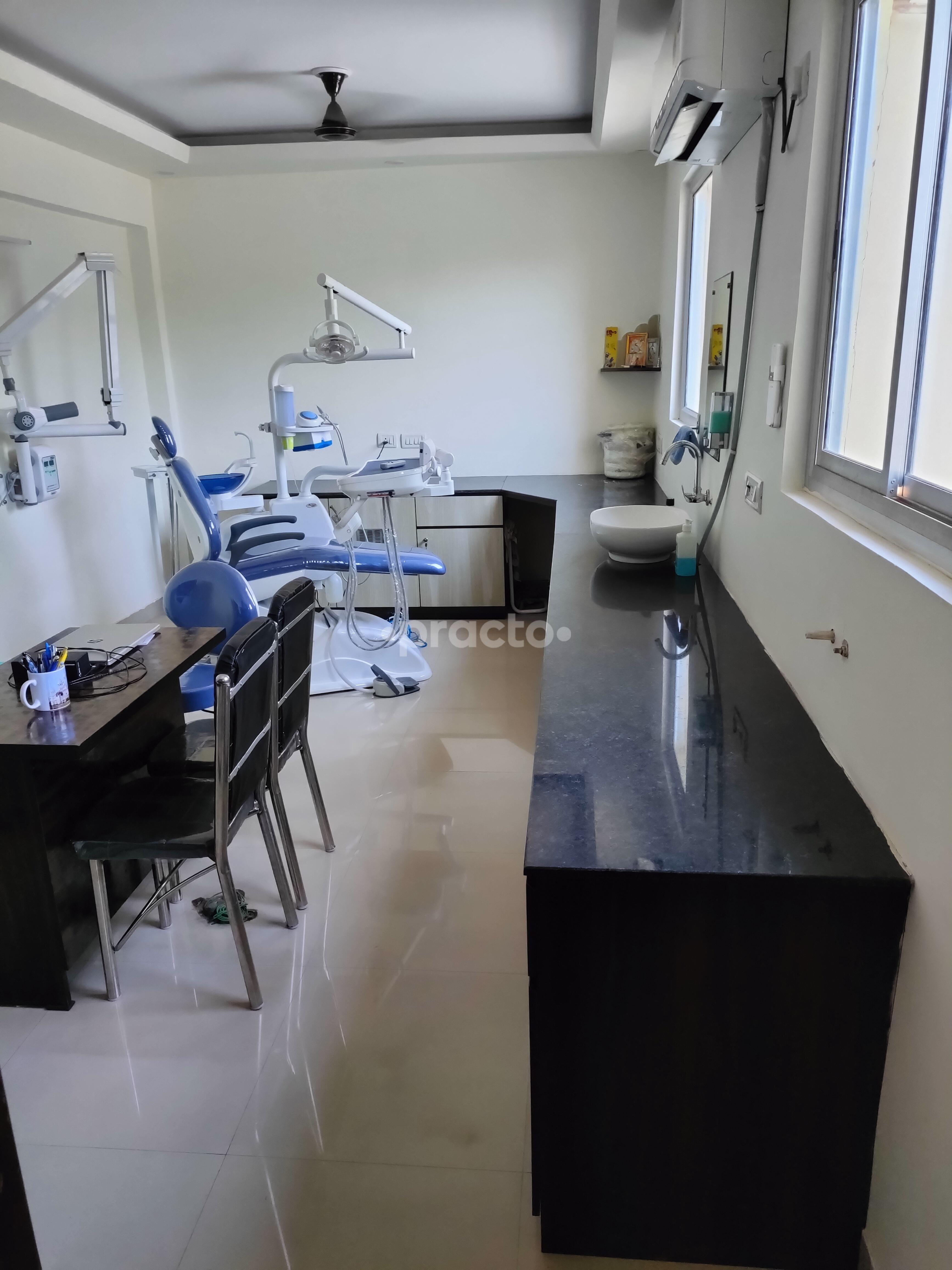 Equipment Area at Wonder Smiles Dental Clinic Gomtinagar Lucknow