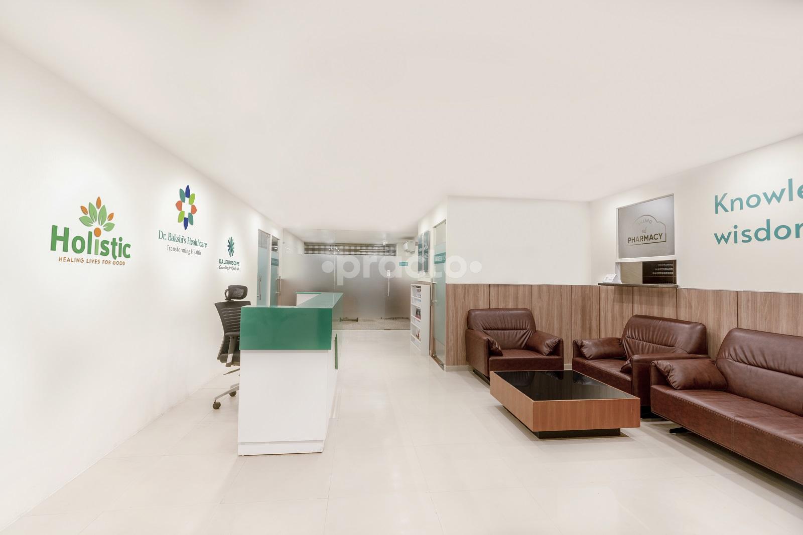 Waiting area at Dr. Bakshi's Healthcare Old Rajendra Nagar Delhi