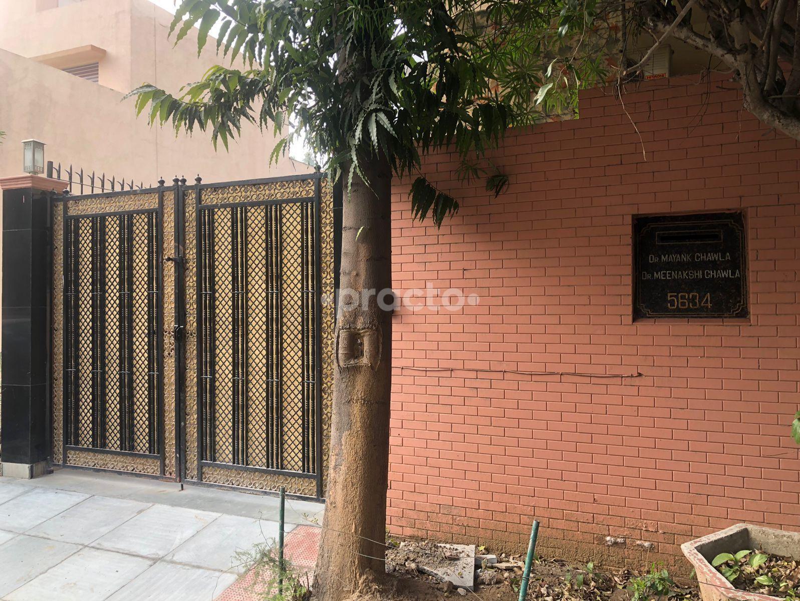 Outside Area at Neurology Clinic New Colony Gurgaon
