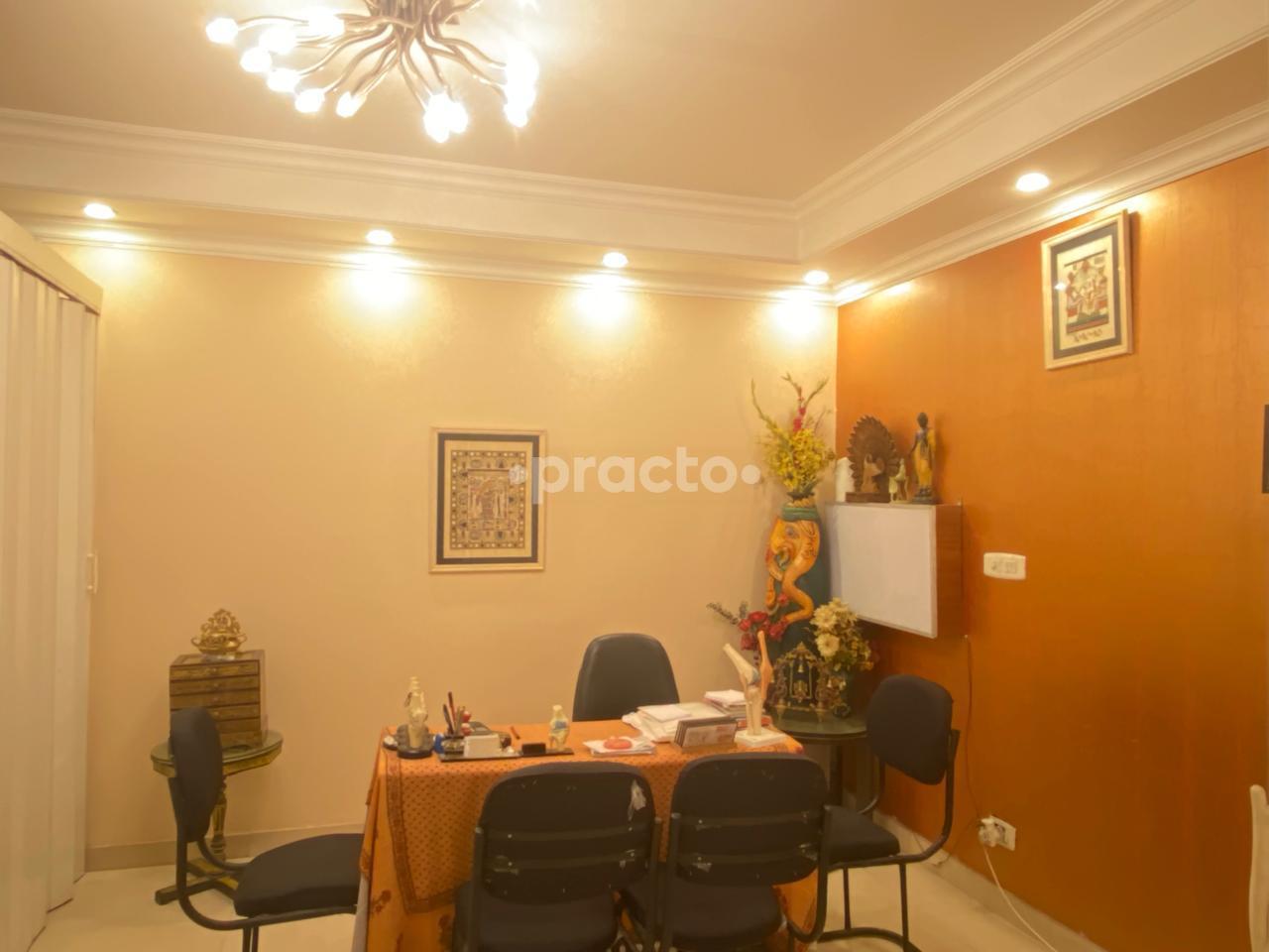 Consultation Room at Mhaskars Srishti Clinic Vasant Kunj Delhi