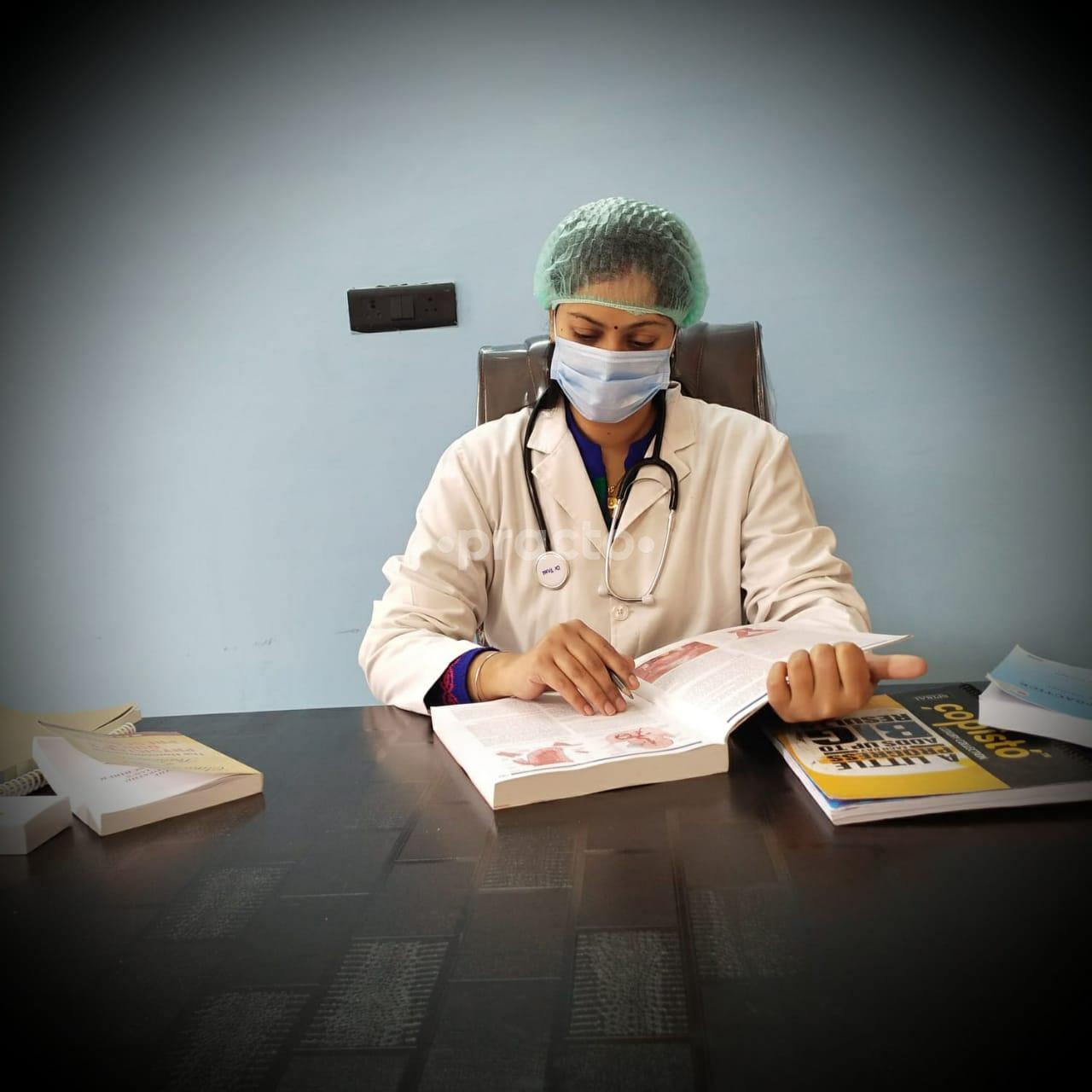 Consultation Room at Sandhya's Homeopathic Clinic Indira Nagar Lucknow