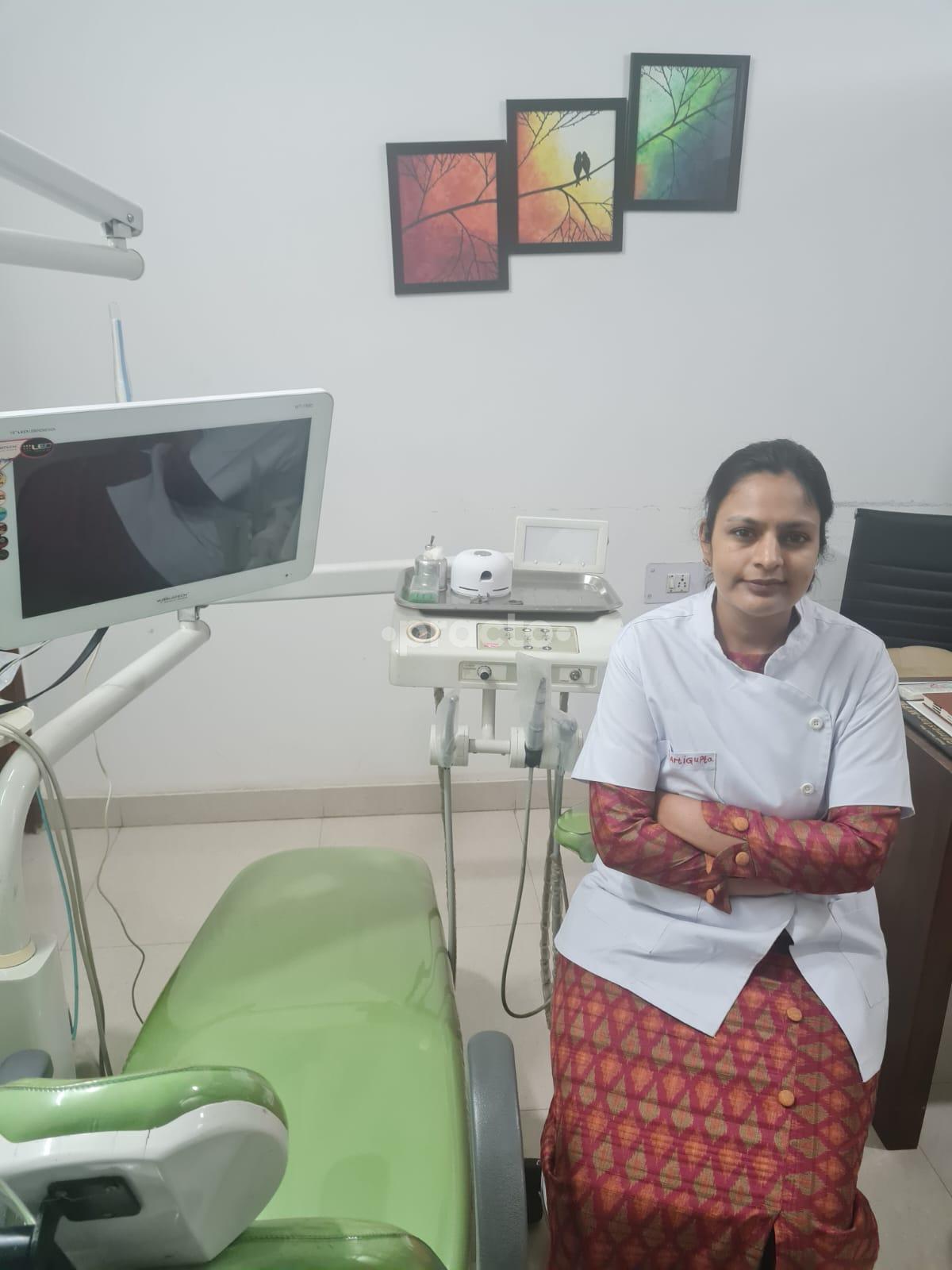 Consultation Room at Dr Arti Gupta Dental Clinic Gurgaon Sector 31 Gurgaon