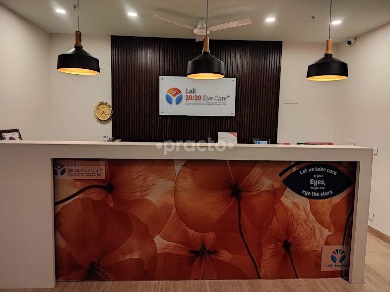 Reception Area at Lall 20/20 Eye Care Gurgaon Sector 45 Gurgaon