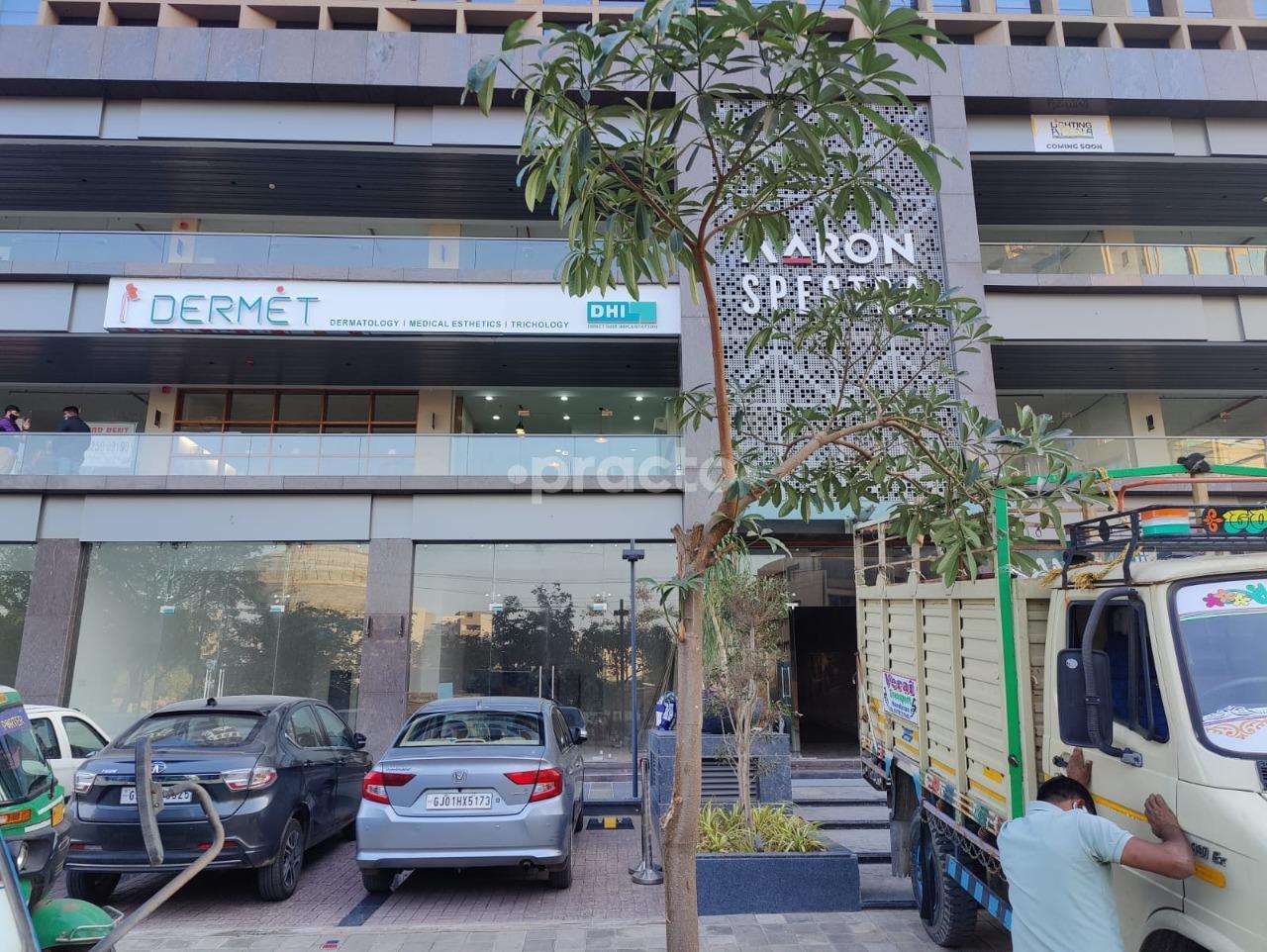 Dermet Clinic Bodakdev Ahmedabad