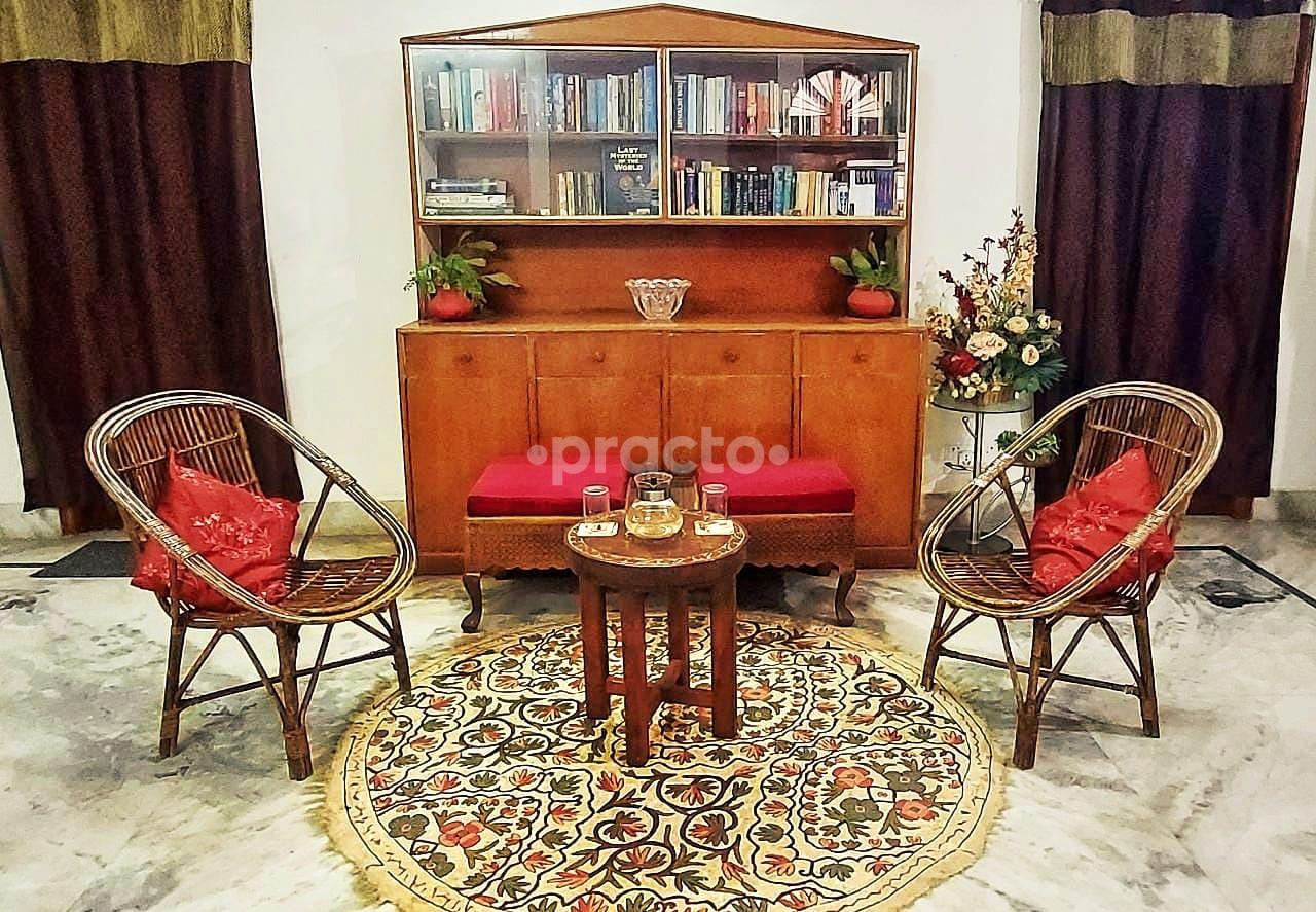 Consultation Room at Noopur Badola: Counselling & Psychotherapy Centre Defence Colony Dehradun