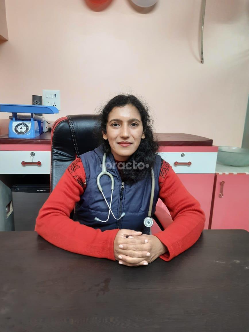 Consultation Room at Reyansh Child Care Clinic Vasundhara Ghaziabad