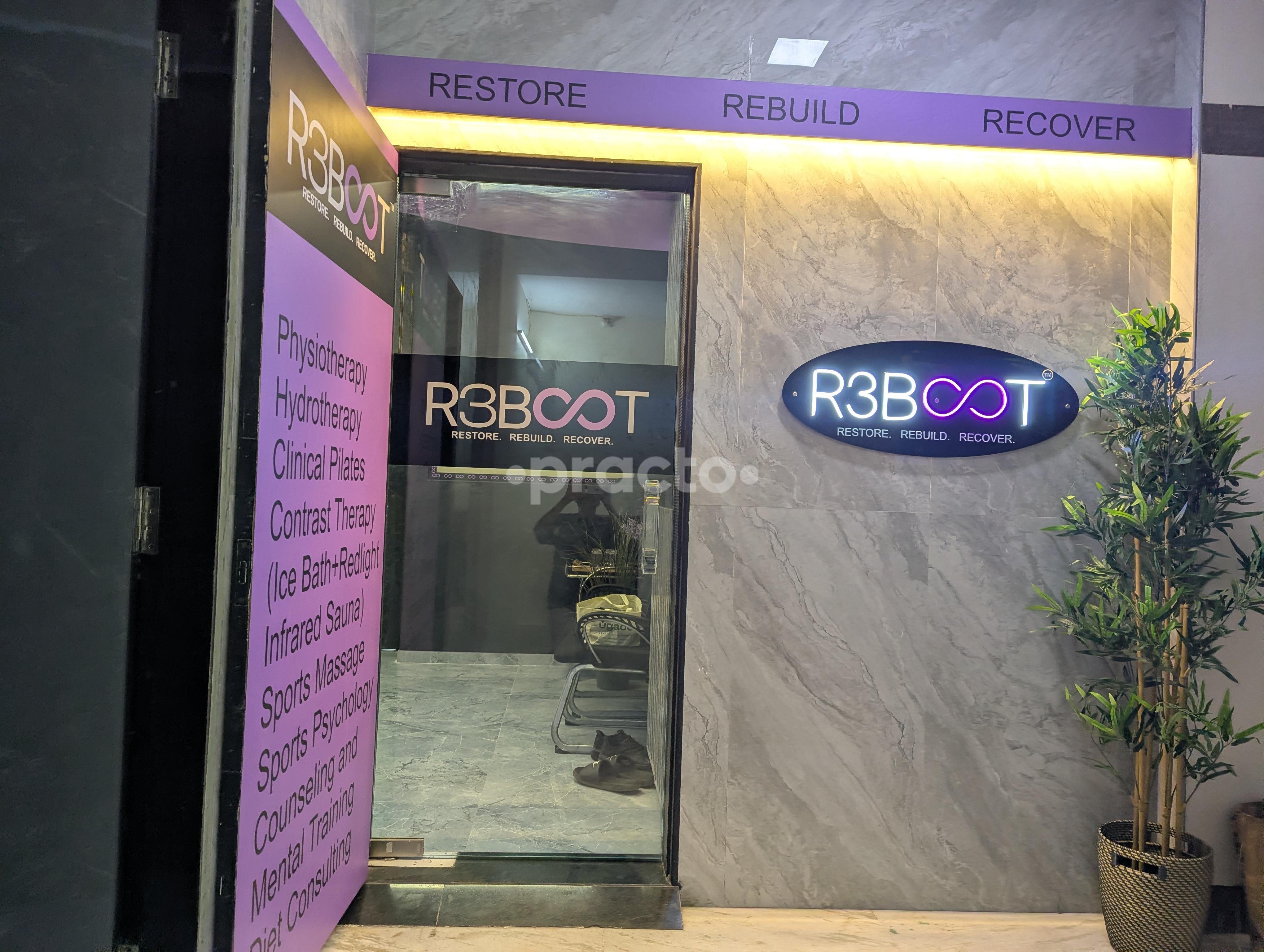 Outside Area at R3boot Dadar East Mumbai