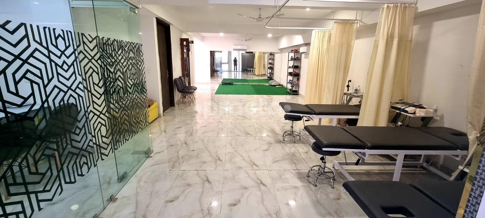 Equipment Area at Dynafisio Physiotherapy Centre Gurgaon Sector 42 Gurgaon
