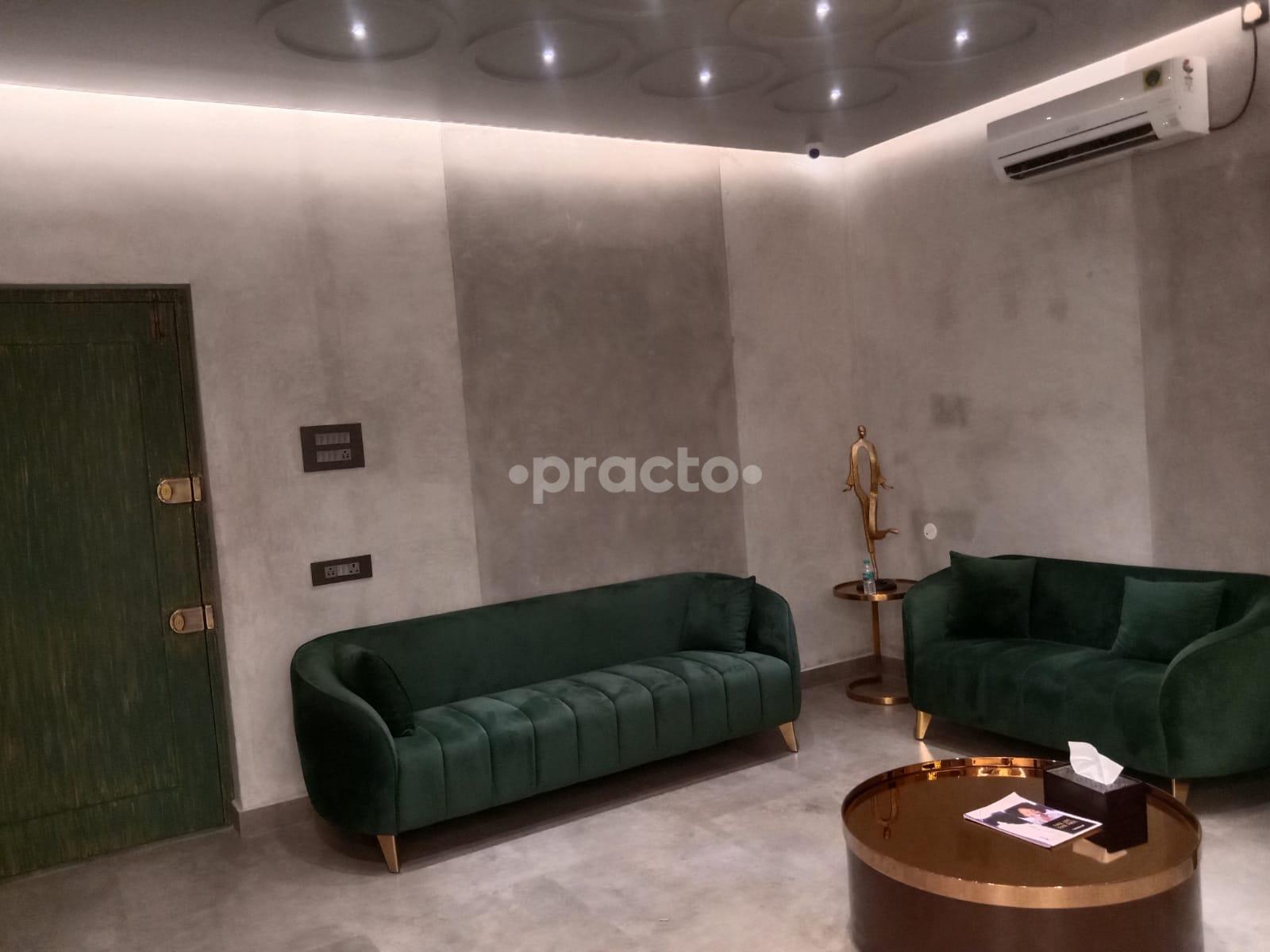 Waiting Area at Armoraa Skin, Hair And Laser Clinic Alwarpet Chennai