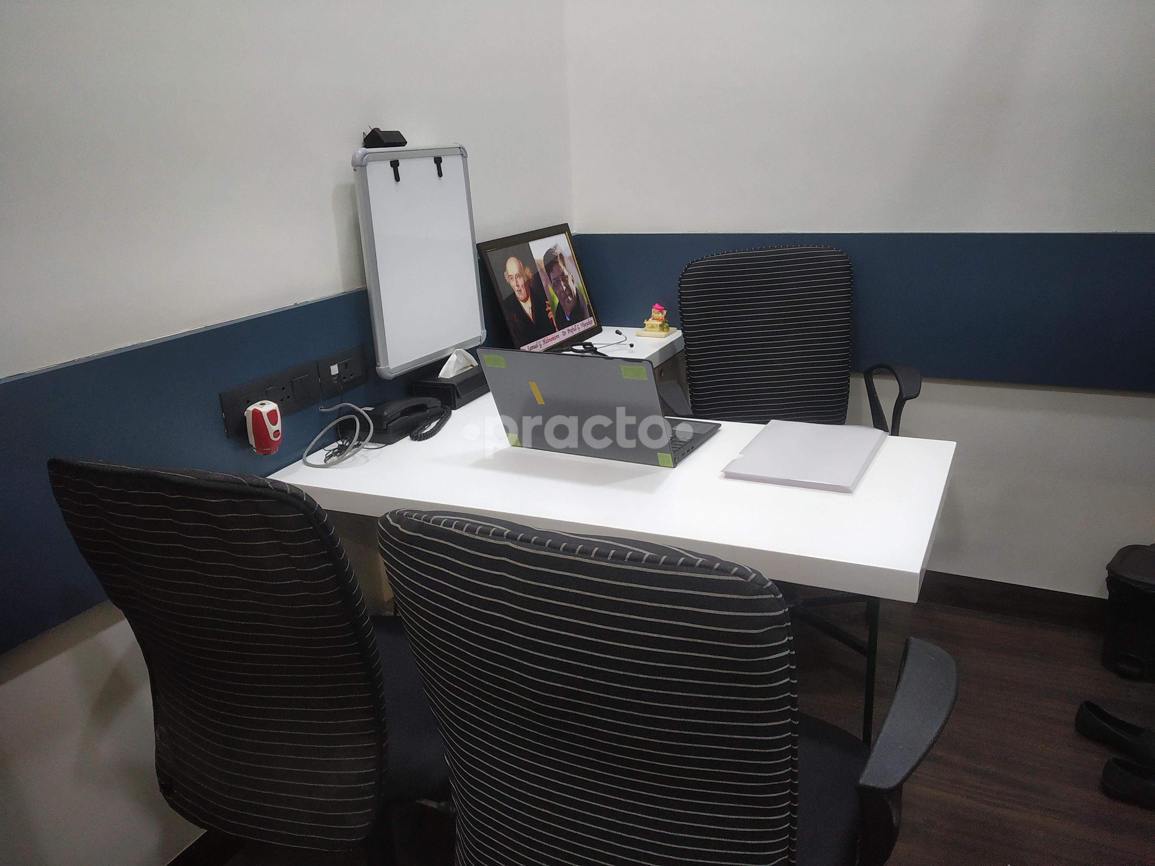 Consultation Room at Dr.Snehal Dhole Homoeopathic Clinic Mulund West Mumbai
