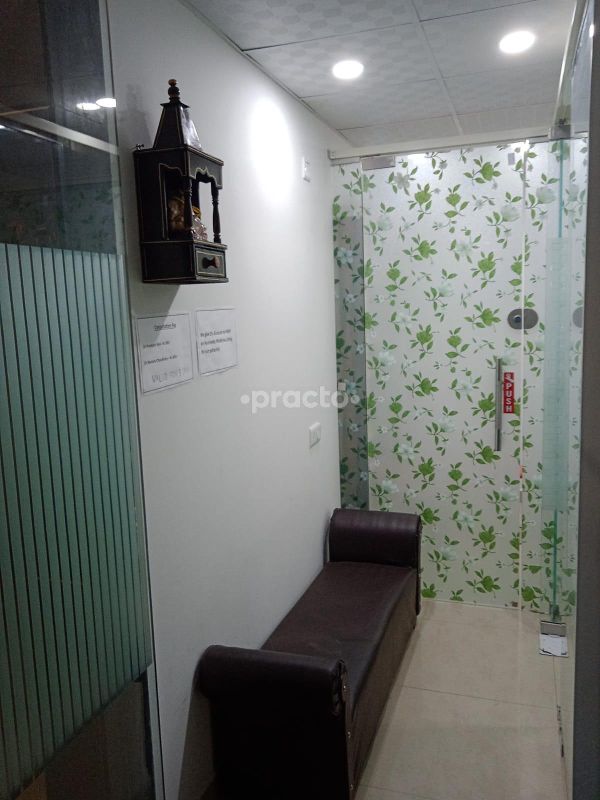 Waiting Area at Dityam Clinic Sector 16 Greater Noida