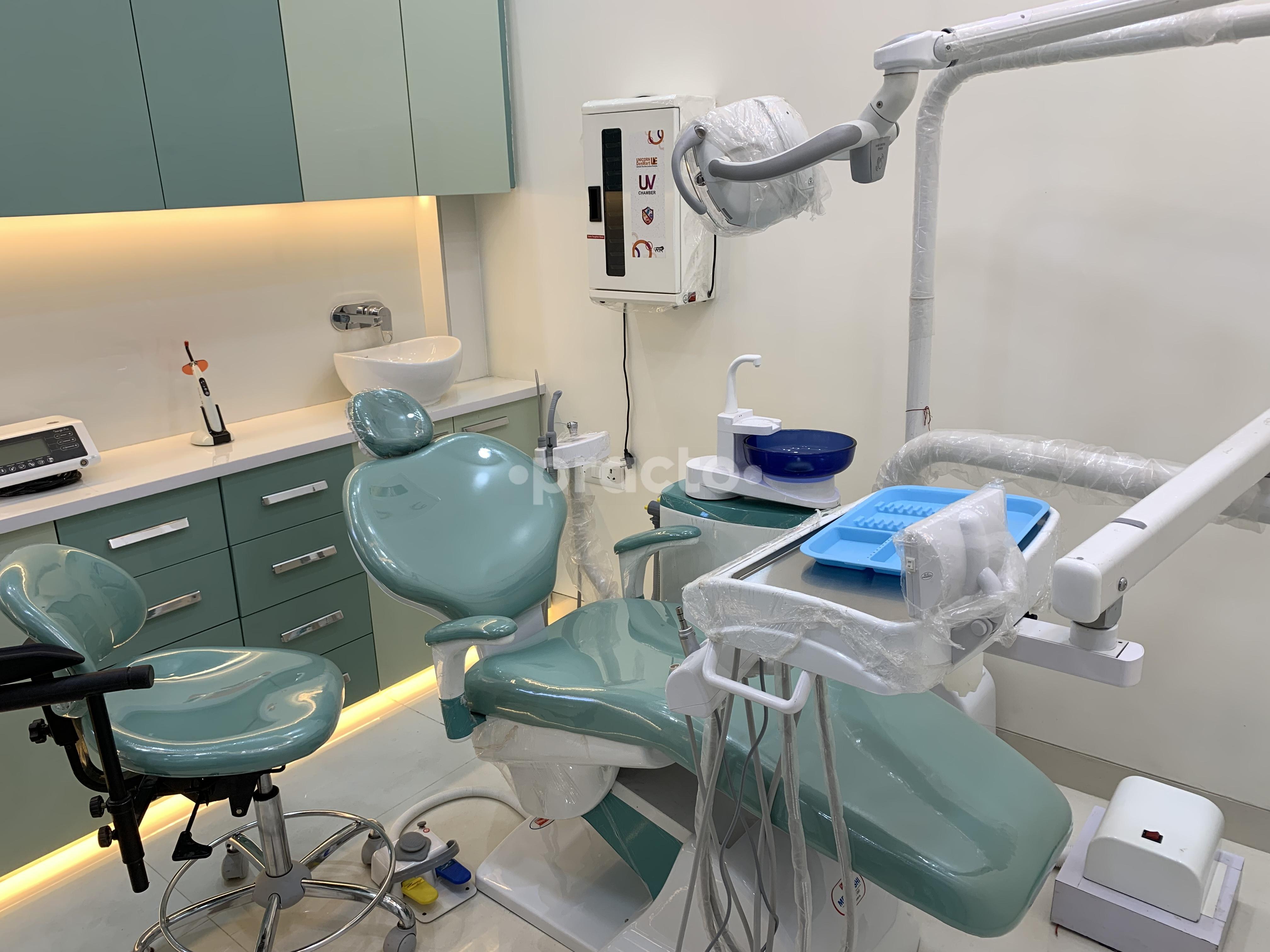 Equipment Area at Dr Pahwa Centre for Dental Excellence Rohini, Sector 3 Delhi