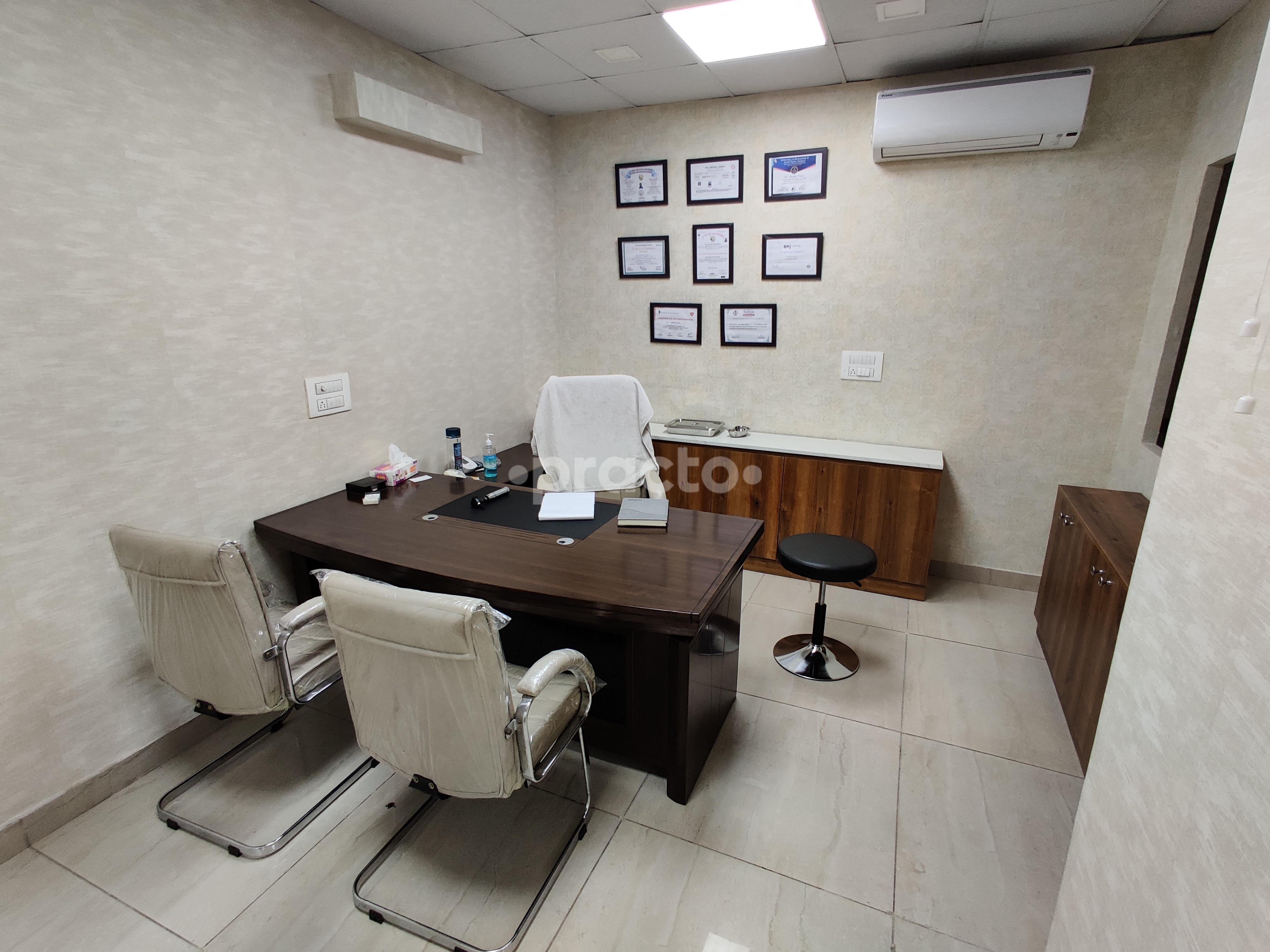 Consultation Room at Trehan ENT Clinic Mansarover Garden Delhi
