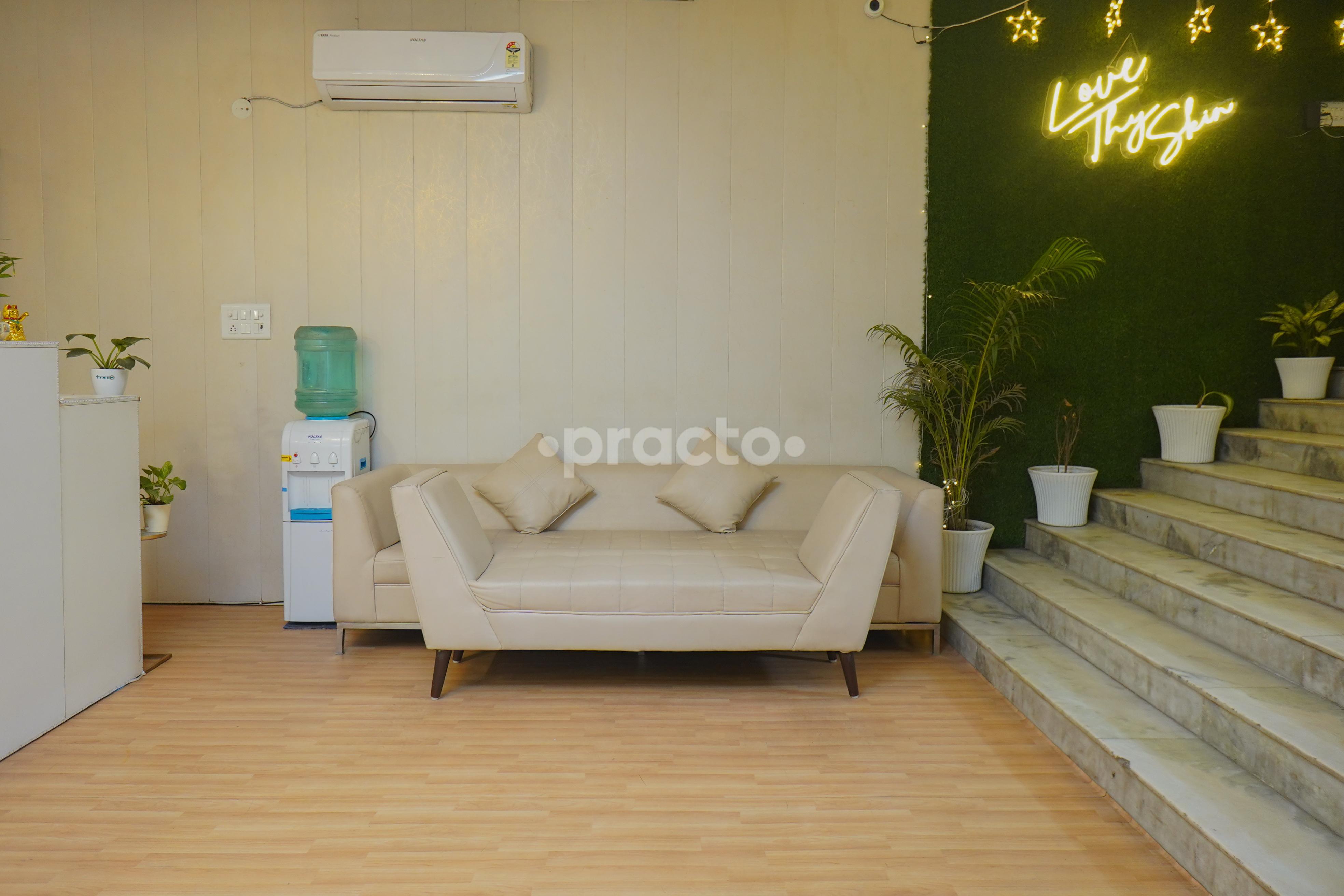 Waiting Area at Skinisma Aesthetics Janakpuri Delhi