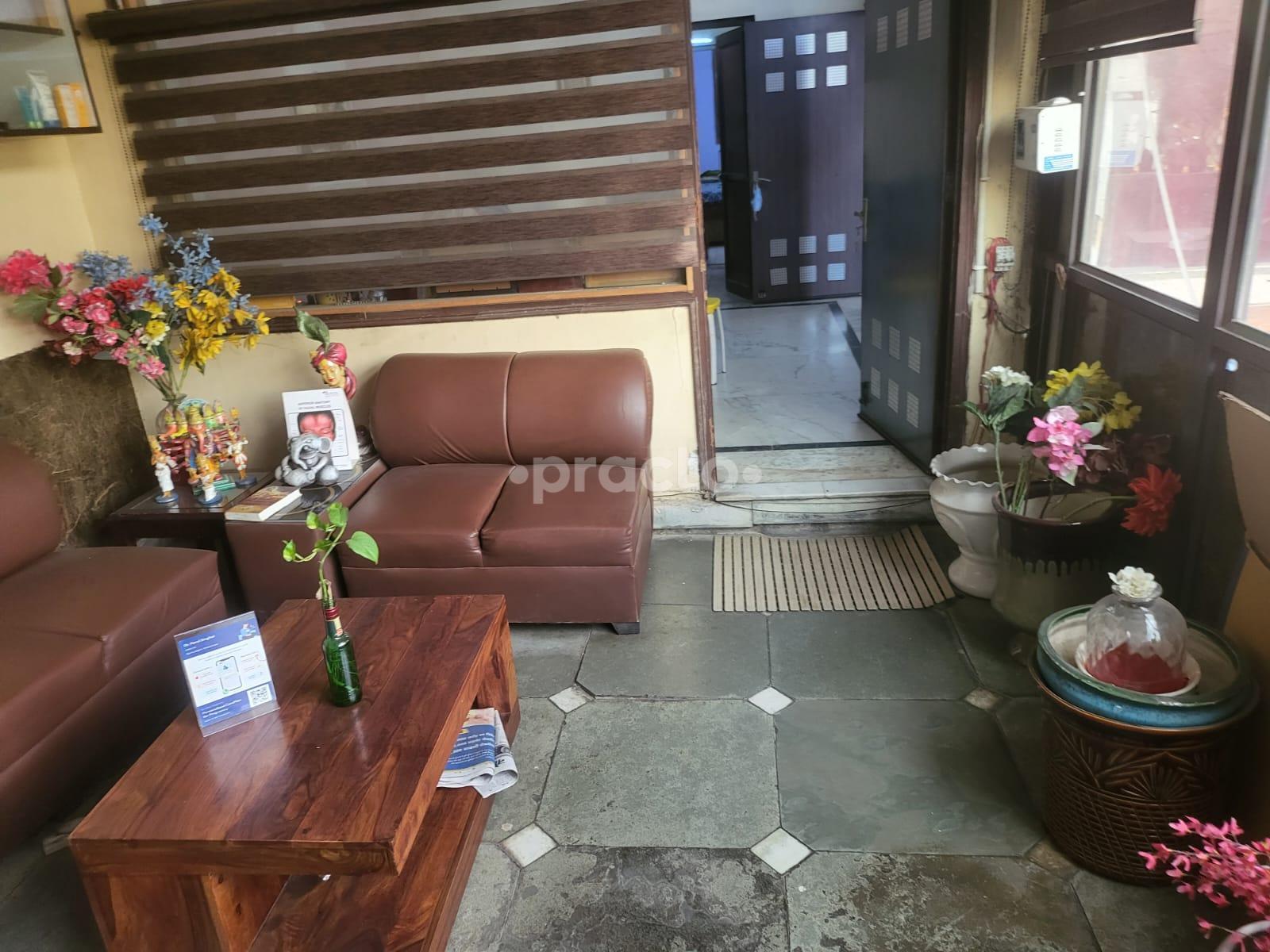 Waiting Area at Elixir Health Care Sector 23 Noida