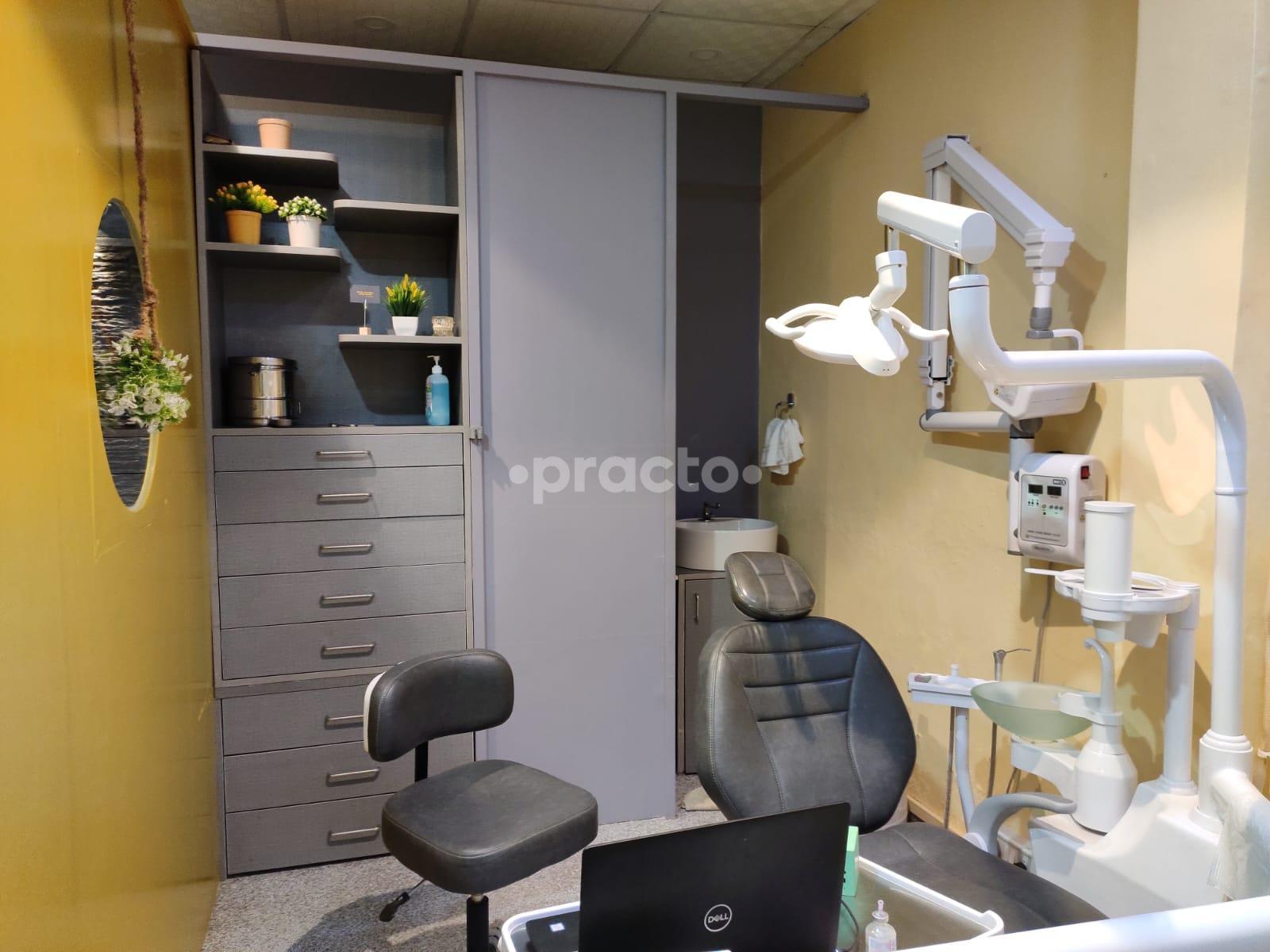 Consultation Room at Smile Artists Dental Studio Gurgaon Sector 52 Gurgaon