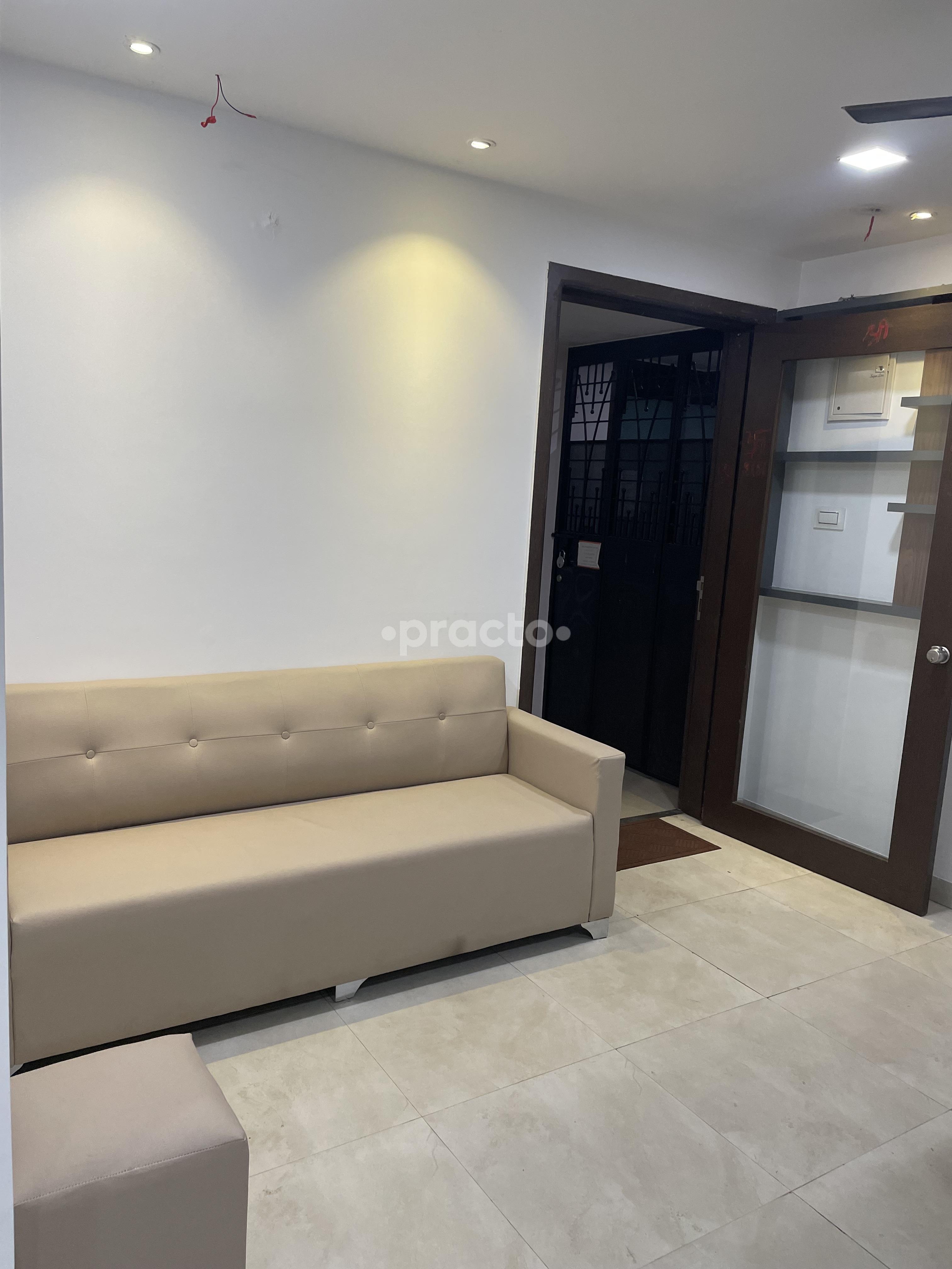 Waiting Area at Dr Piyush Lodha Diabetes,Thyroid and Hormone Clinic Swargate Pune