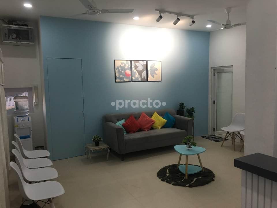Waiting Area at Kalra Dental Care Pawanpuri Bikaner