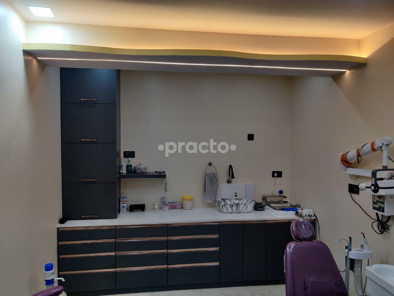 Consultation Room at Creative Smiles Shibpur Howrah