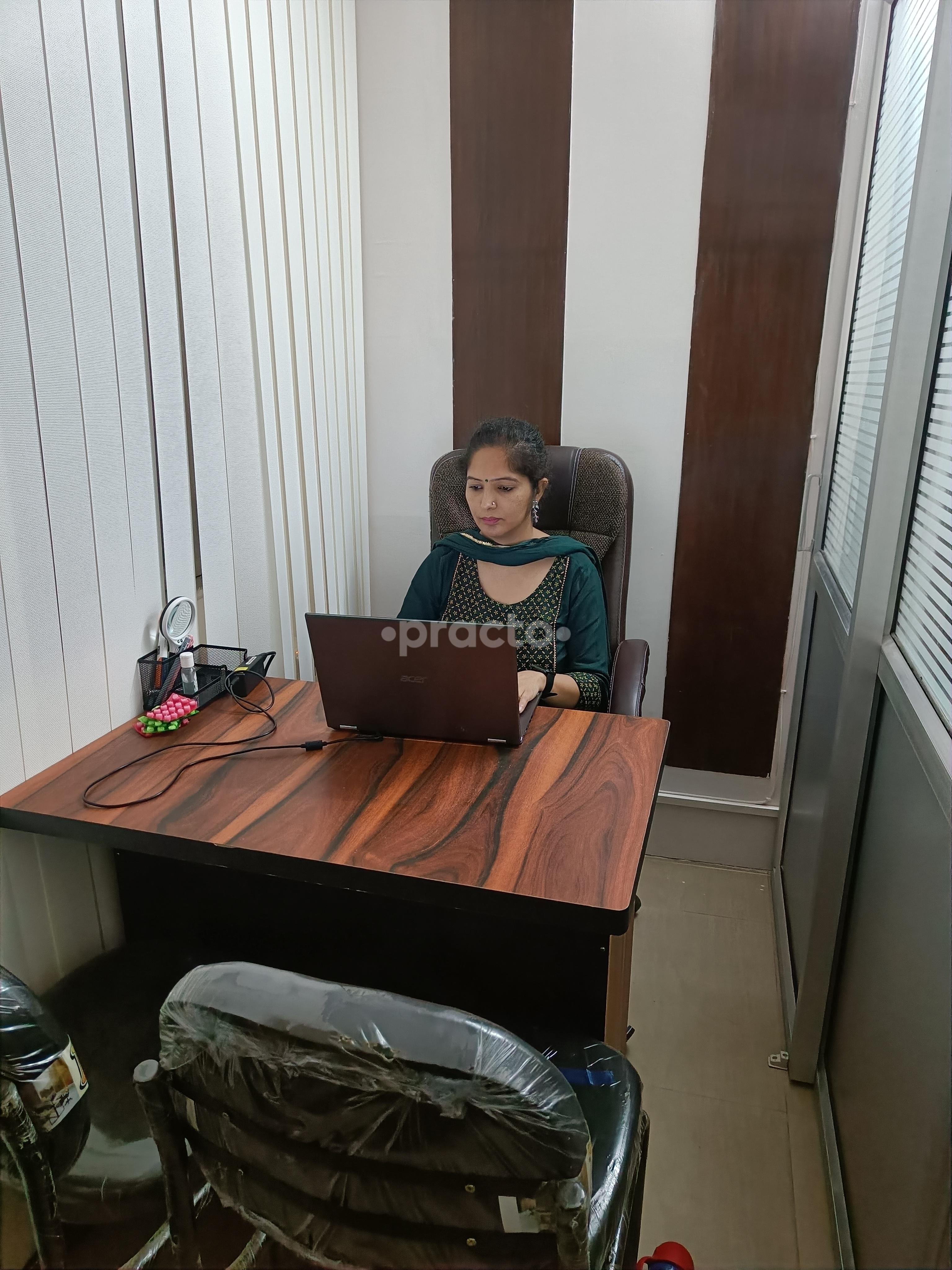 Consultation Room at Guru Homoeopathic Clinic Mayur Vihar Ph-II Delhi