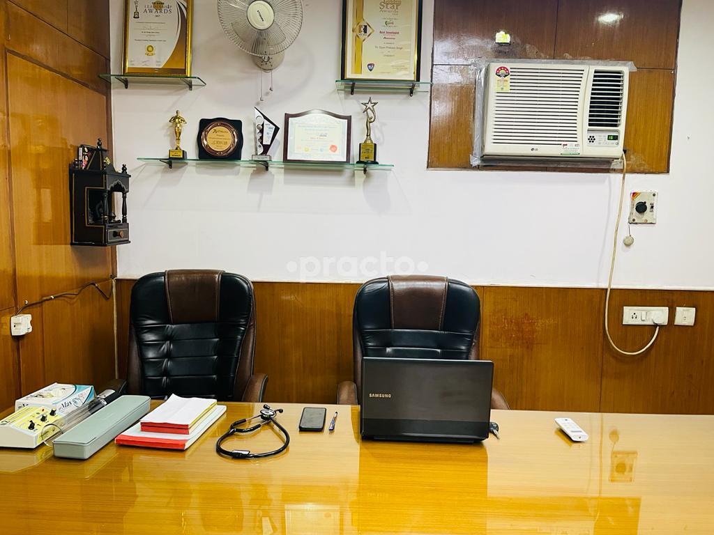 Consultation Room at SHIV CLINIC Sector 53 Noida