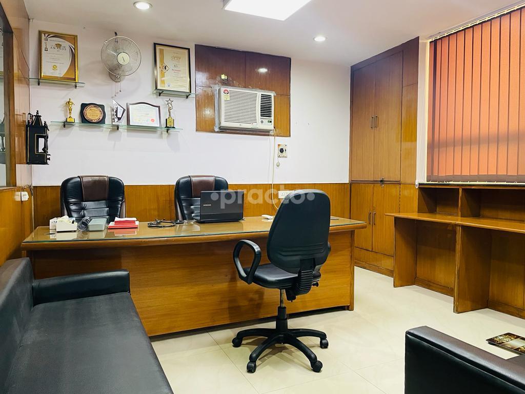 Consultation Room at SHIV CLINIC Sector 53 Noida