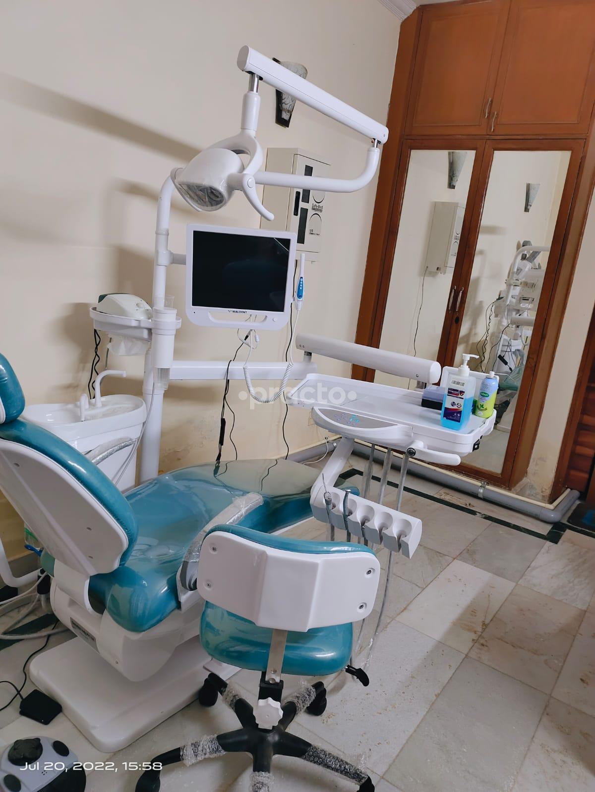 Operation Room at Dr Janika's Dental Clinic Sushant Lok I Gurgaon