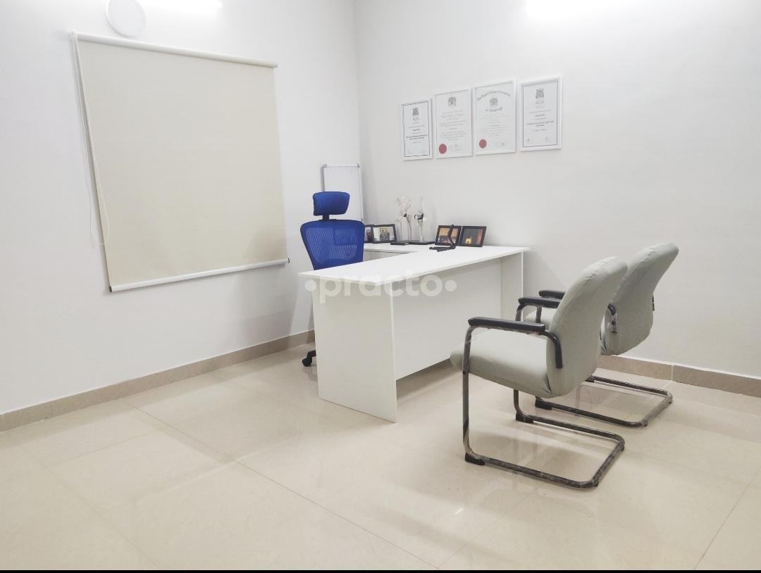 Consultation Room at Orthosport Clinic Vijaya Bank Layout Bangalore