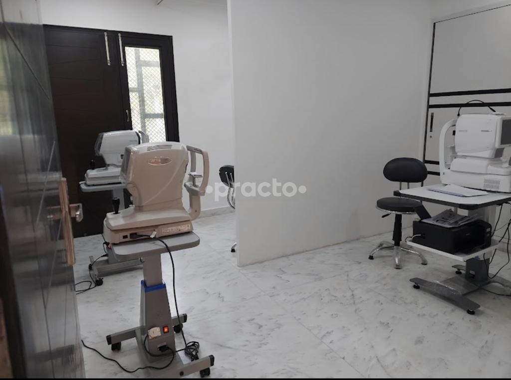 Consultation Room at I Netra Laser Eye Centre Adarsh Nagar Delhi
