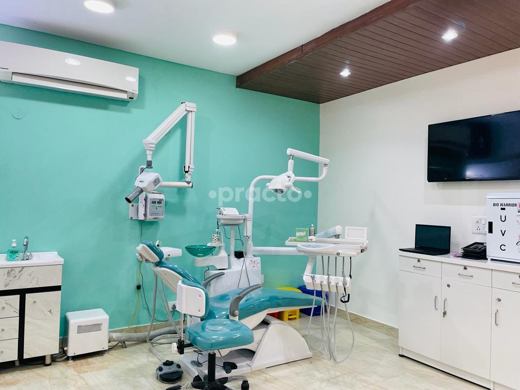 Equipment Area at Dr Monica's Dental Clinic Panchsheel Enclave Delhi