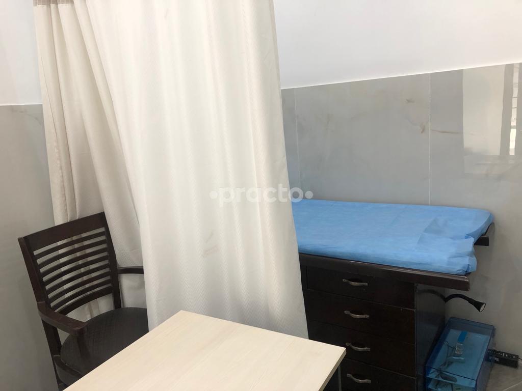 Consultation Room at Malhotra Clinic Gurgaon Sector 109 Gurgaon