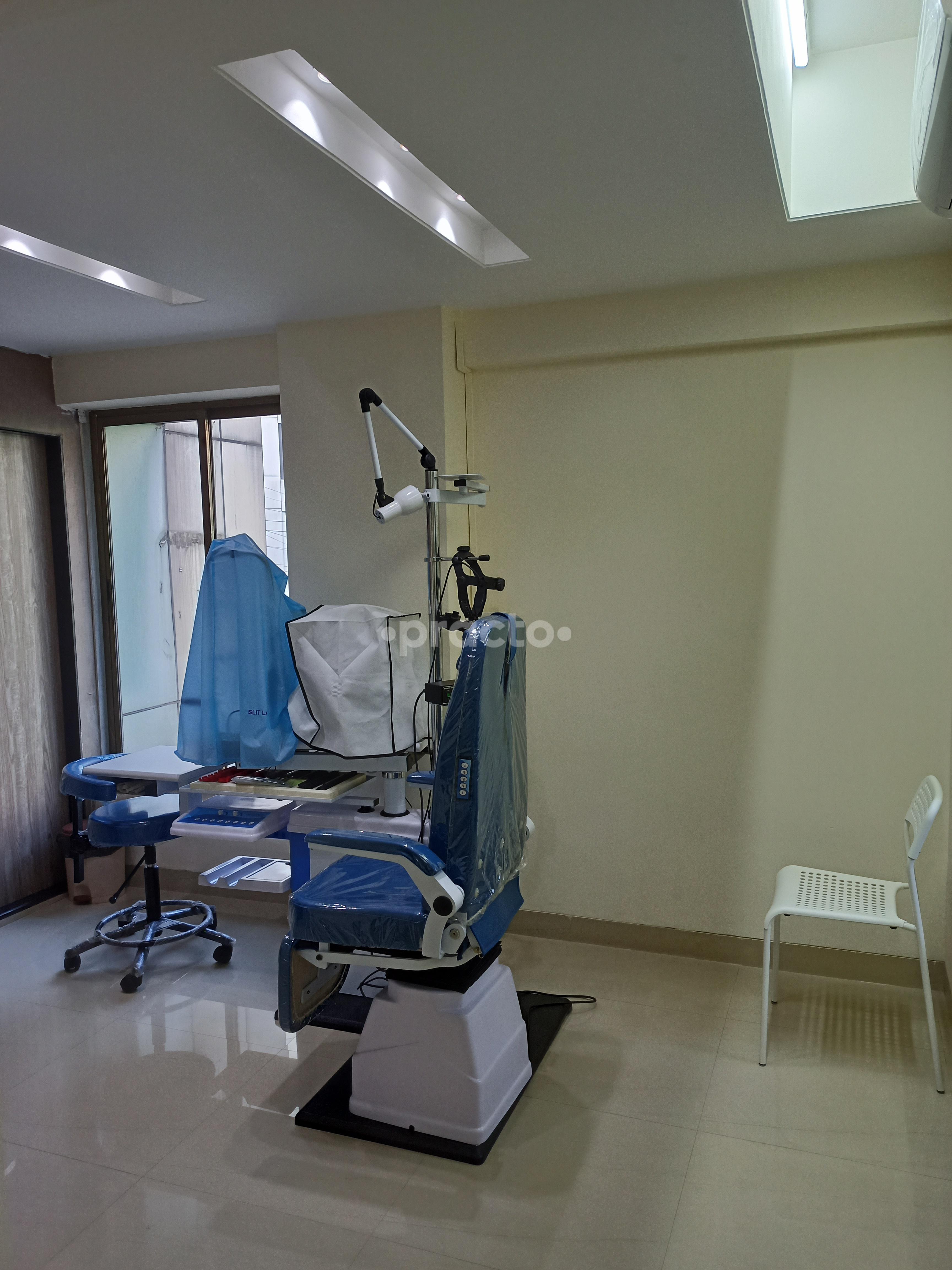 Consultation Room at Peepal Eye and Retina Clinic Chembur Mumbai
