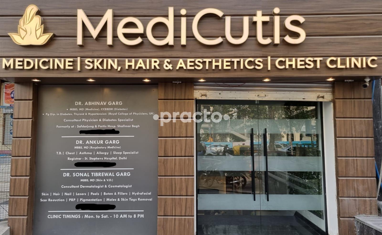 Entrance at Medicutis Clinic Rohini Sector 14 Delhi