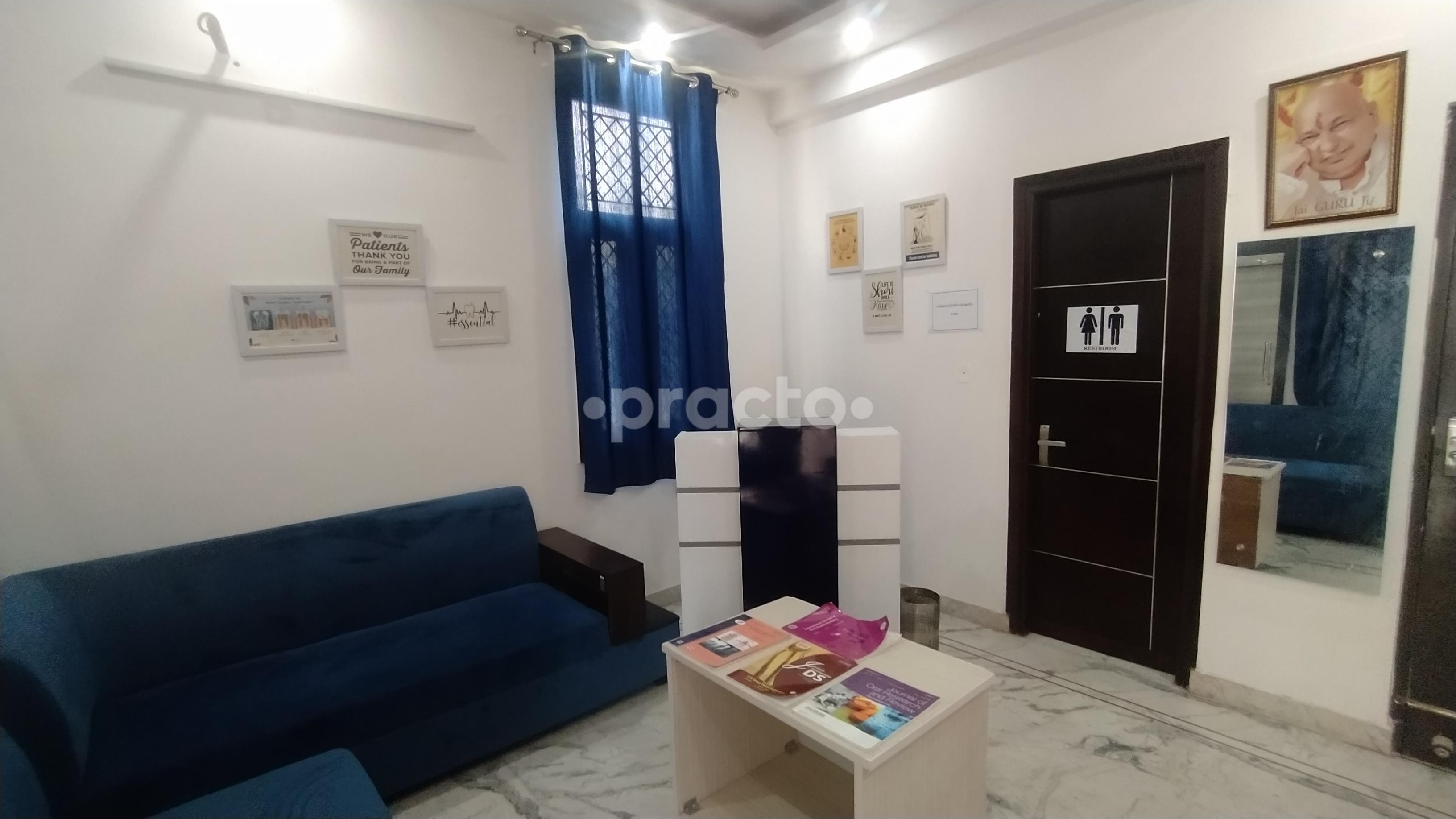Waiting Area at Apexo Dental & Healthcare Centre Gurgaon Sector 51 Gurgaon