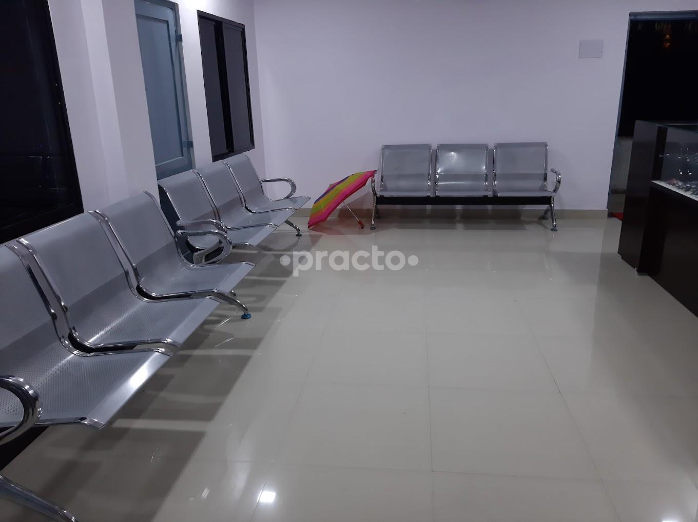 Waiting Area at Mahajan Kidney And Women Care Centre Wardhaman Nagar Nagpur