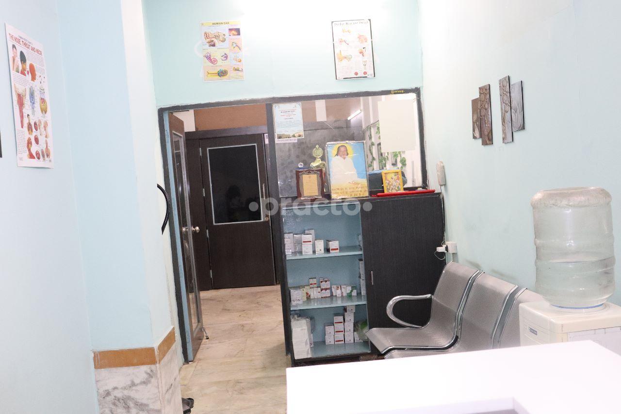Waiting Area at Dr. Vivek Pathak ENT Clinic Sector 20 Noida