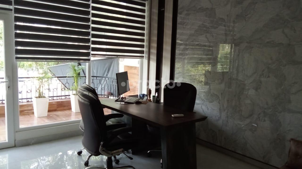 Consultation Room at The Evolve Clinic Anand Vihar Delhi