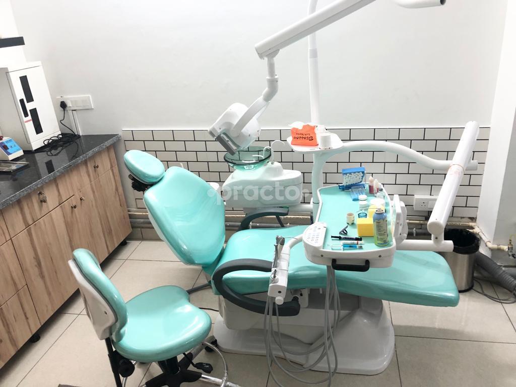 Equipment Area at Teeth and Smile Dental Clinic Gurgaon Sector 57 Gurgaon